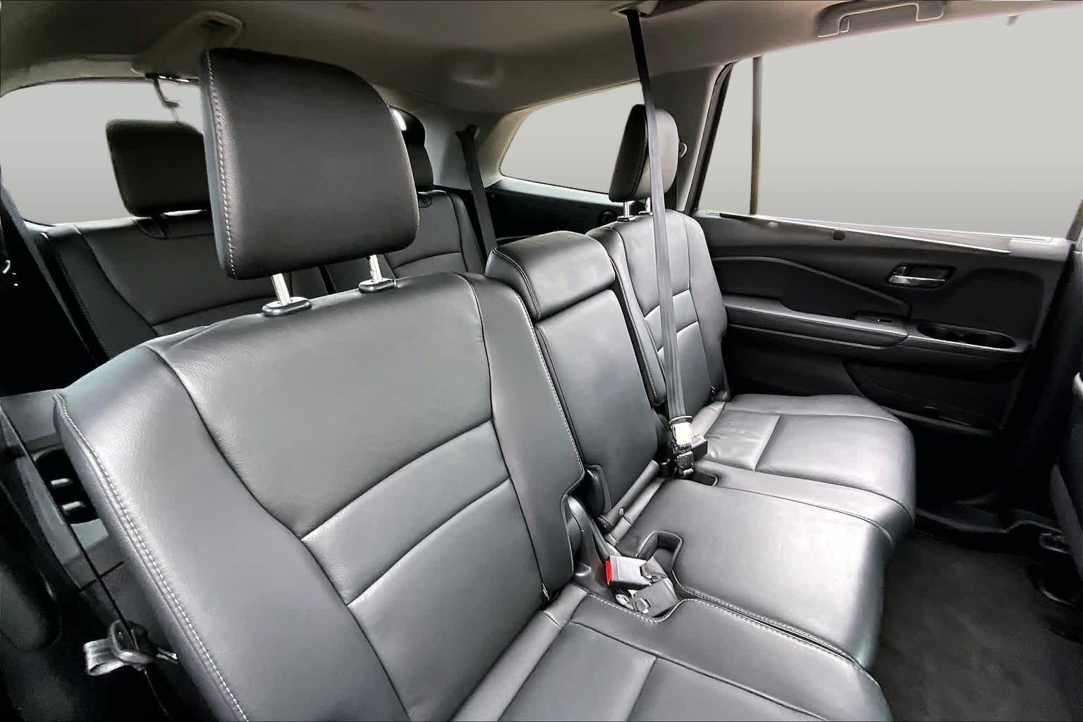 2021 Honda Pilot Special Edition Crystal Black Pearl at Beck & Masten Kia