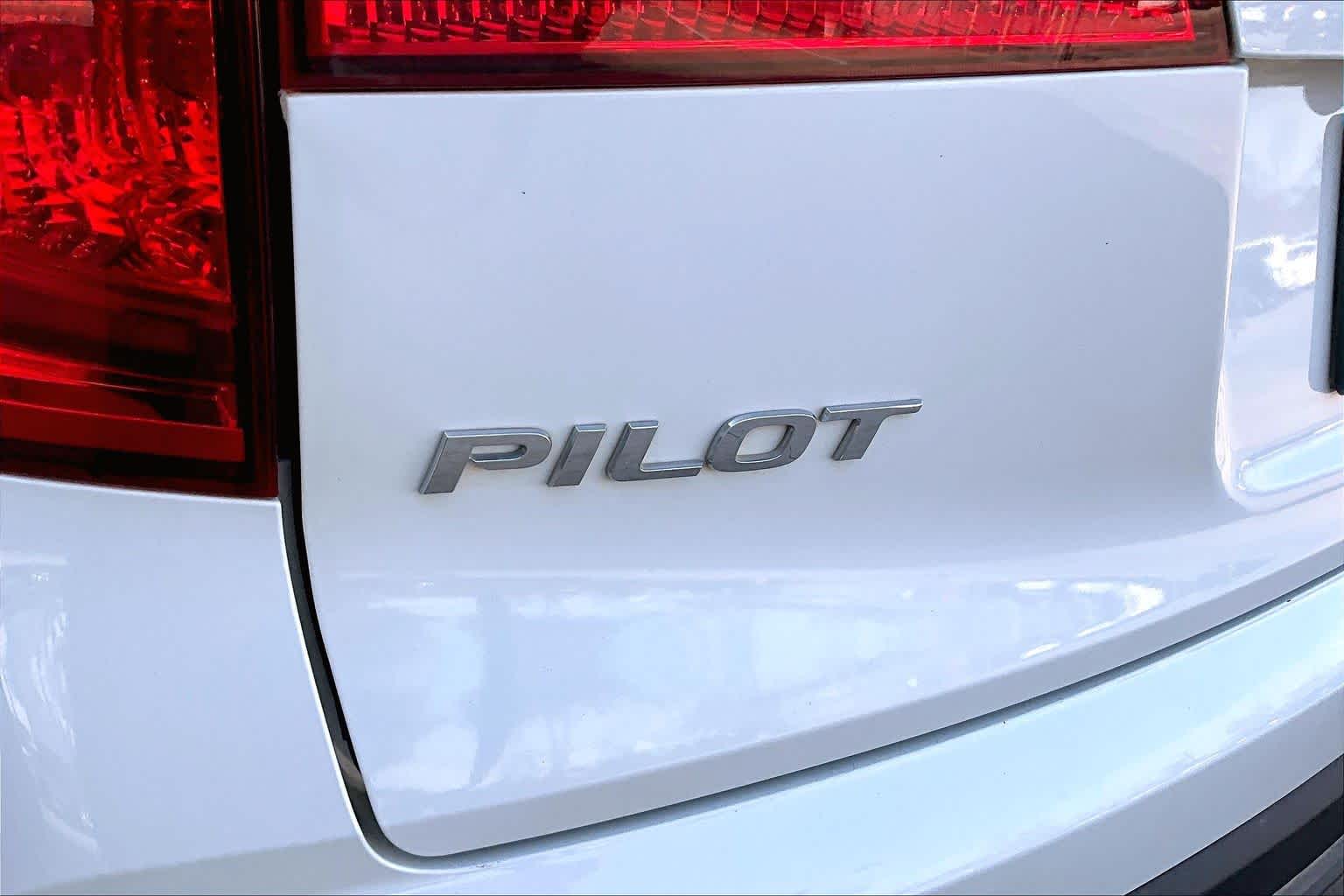 2017 Honda Pilot Touring Crystal Black Pearl at AutoNation USA Houston