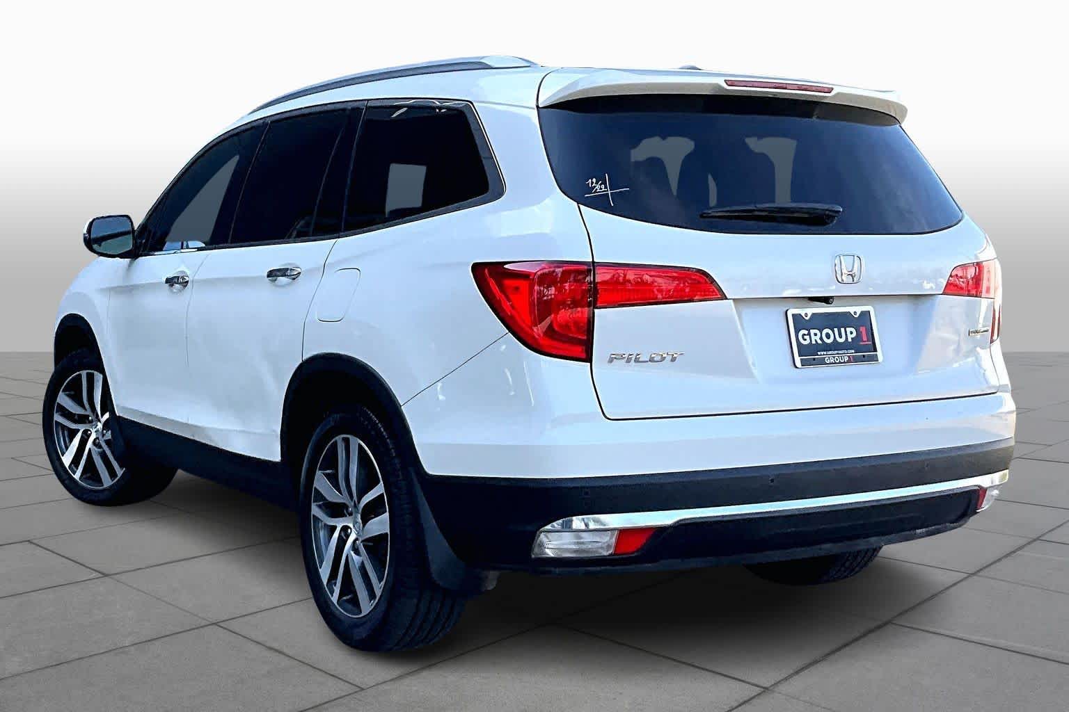 2017 Honda Pilot Touring Crystal Black Pearl at AutoNation USA Houston