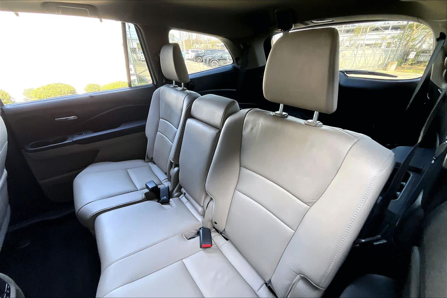 2017 Honda Pilot Touring Crystal Black Pearl at AutoNation USA Houston