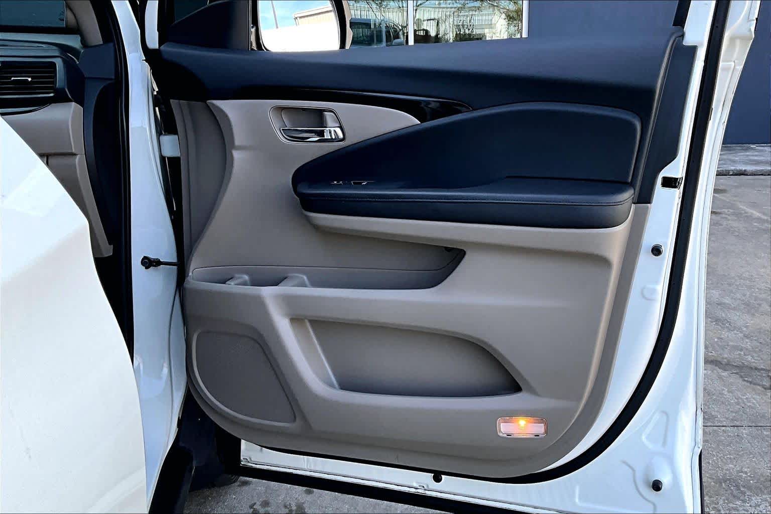 2017 Honda Pilot Touring Crystal Black Pearl at AutoNation USA Houston