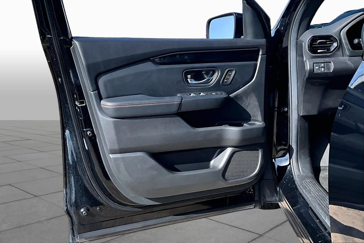 2024 Honda Pilot TrailSport Crystal Black Pearl at Group 1 Toyota Southwest