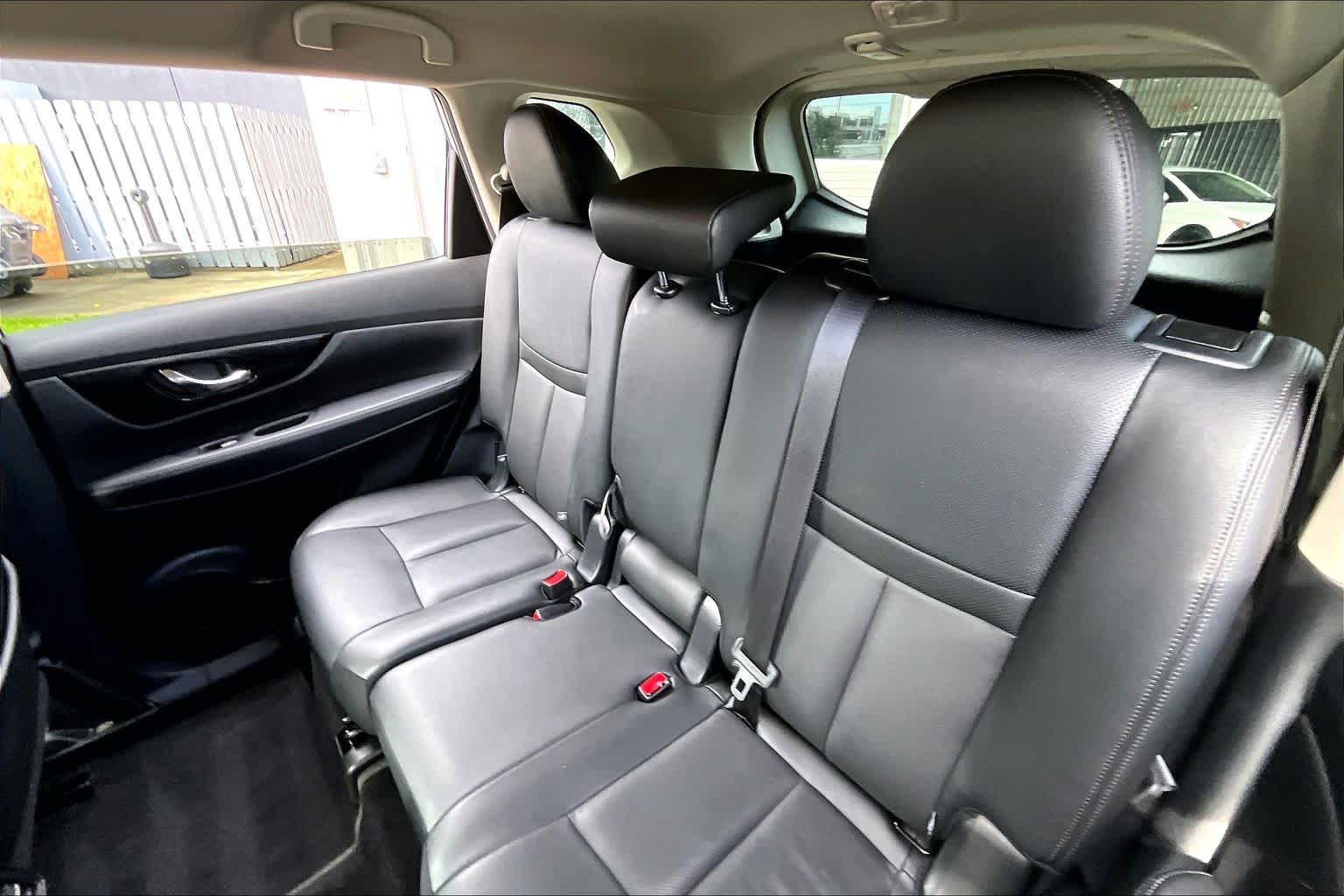 2020 Nissan Rogue SL Brilliant Silver Metallic at AutoNation USA Katy