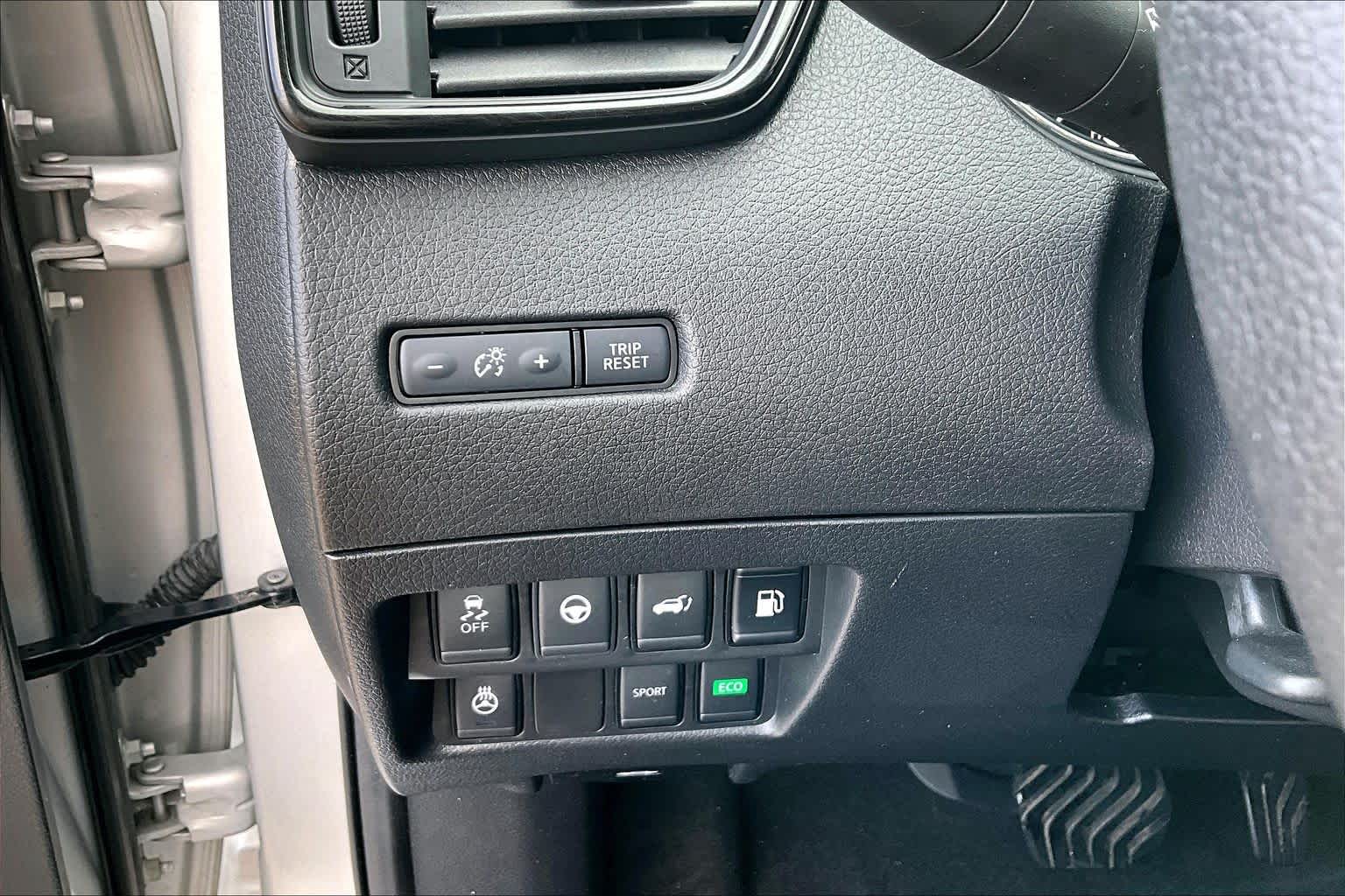 2020 Nissan Rogue SL Brilliant Silver Metallic at AutoNation USA Katy