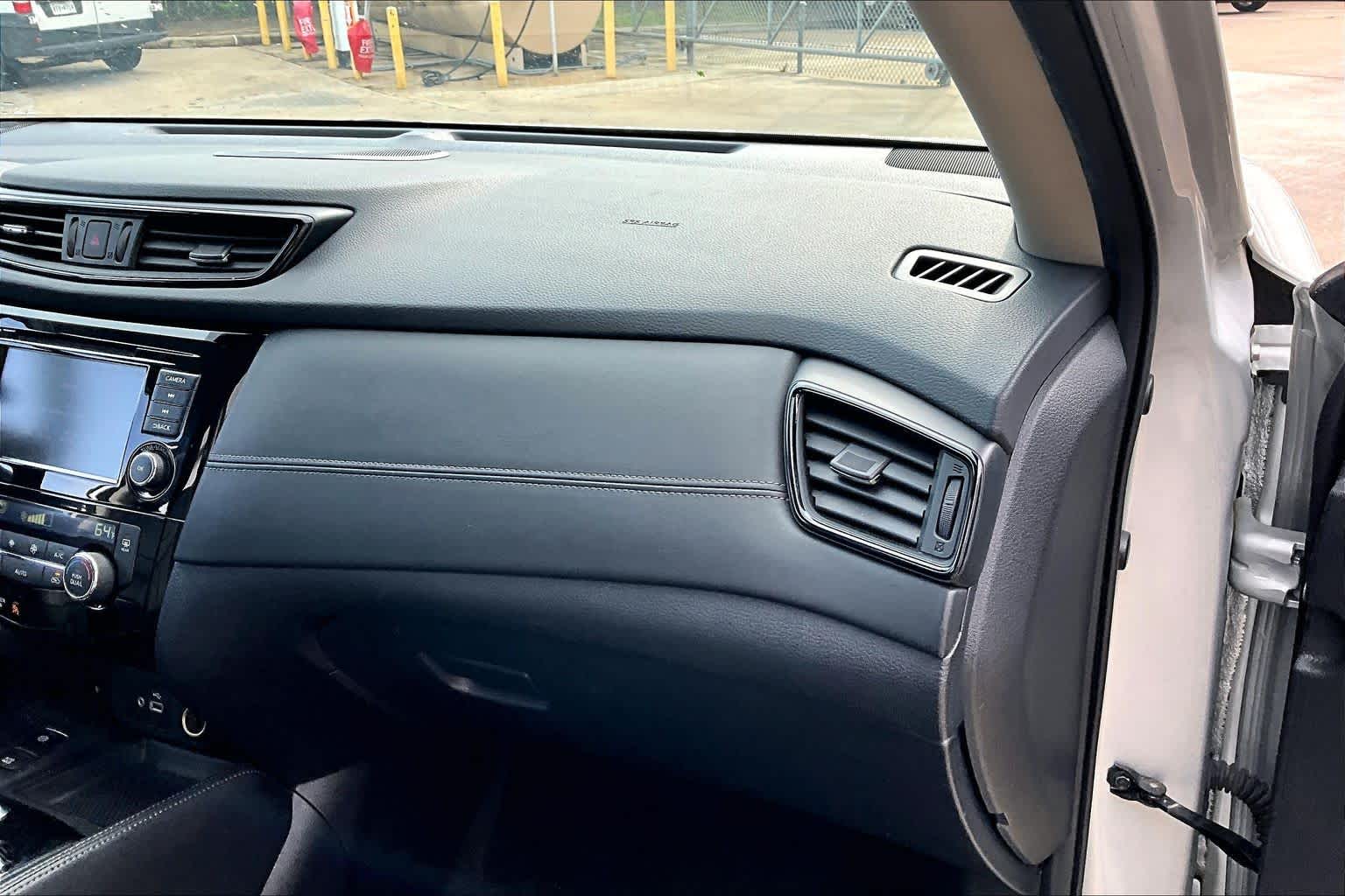 2020 Nissan Rogue SL Brilliant Silver Metallic at AutoNation USA Katy