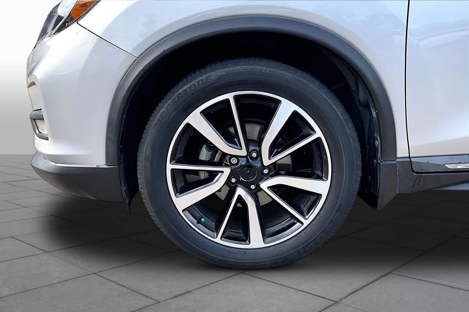 2020 Nissan Rogue SL Brilliant Silver Metallic at AutoNation USA Katy
