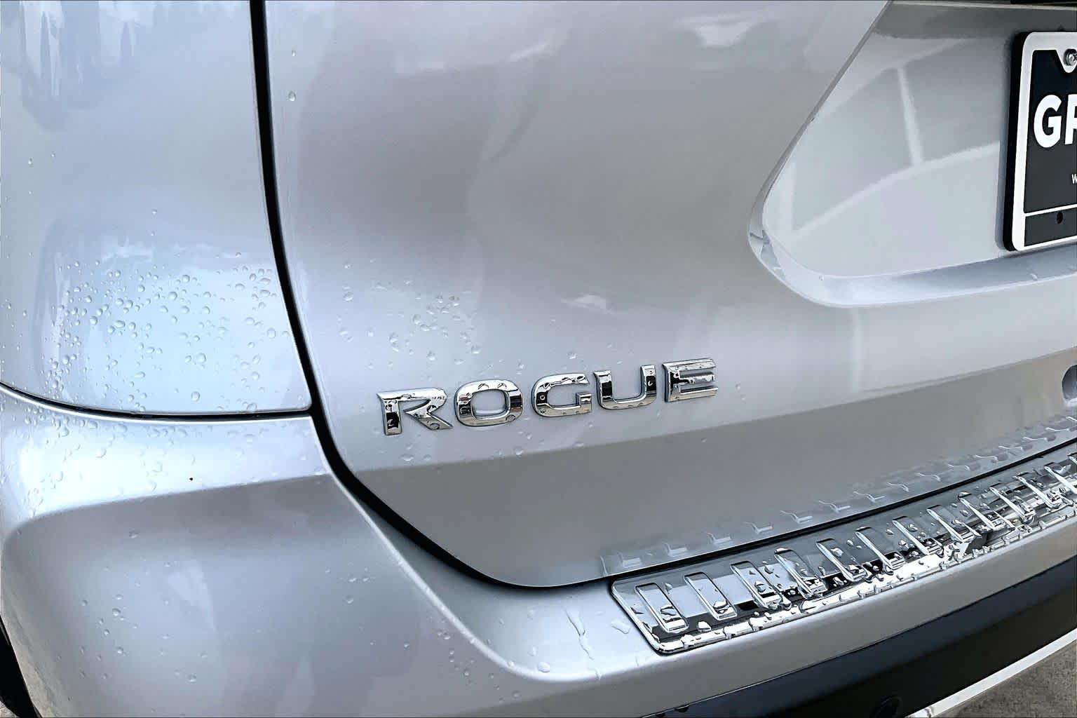 2020 Nissan Rogue SL Brilliant Silver Metallic at AutoNation USA Katy