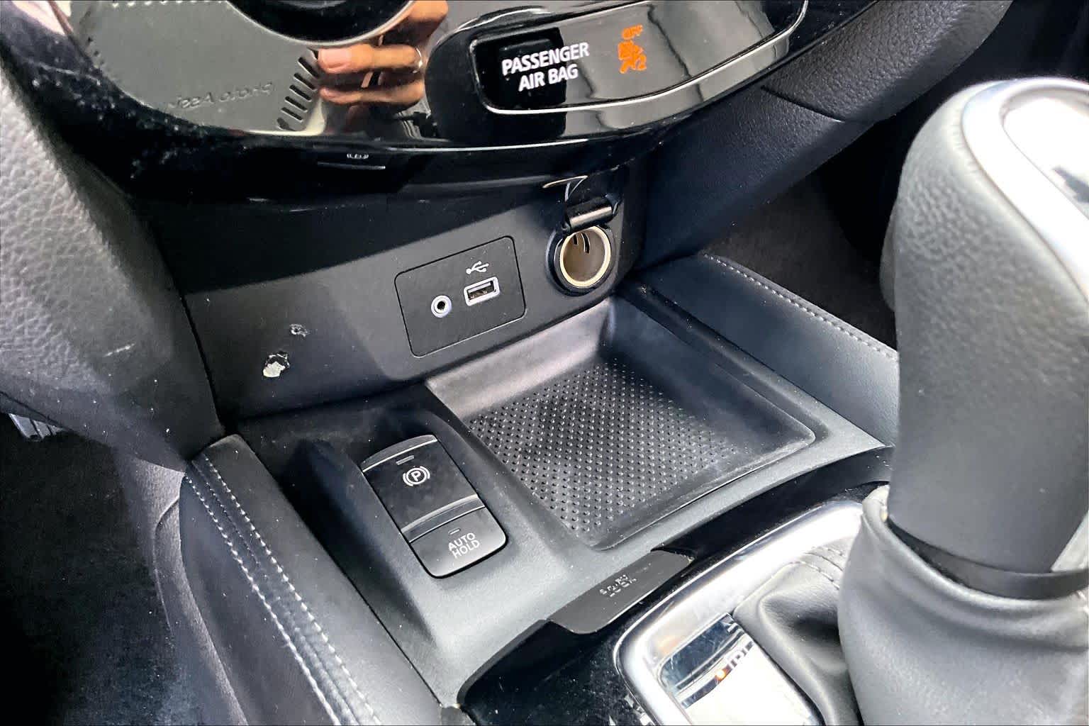 2020 Nissan Rogue SL Brilliant Silver Metallic at AutoNation USA Katy