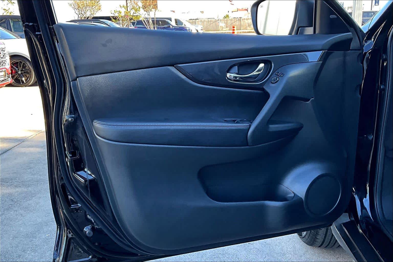 2020 Nissan Rogue SV Magnetic Black Pearl at Sterling McCall Nissan