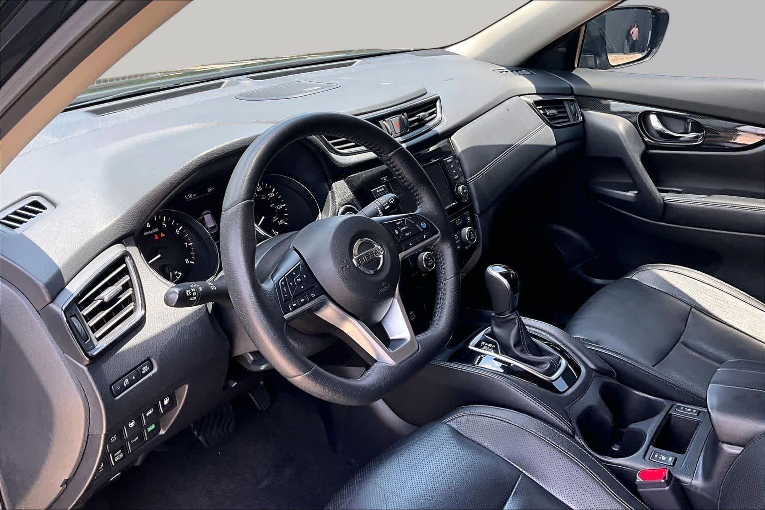 2019 Nissan Rogue SL Magnetic Black Pearl at Price LeBlanc Nissan