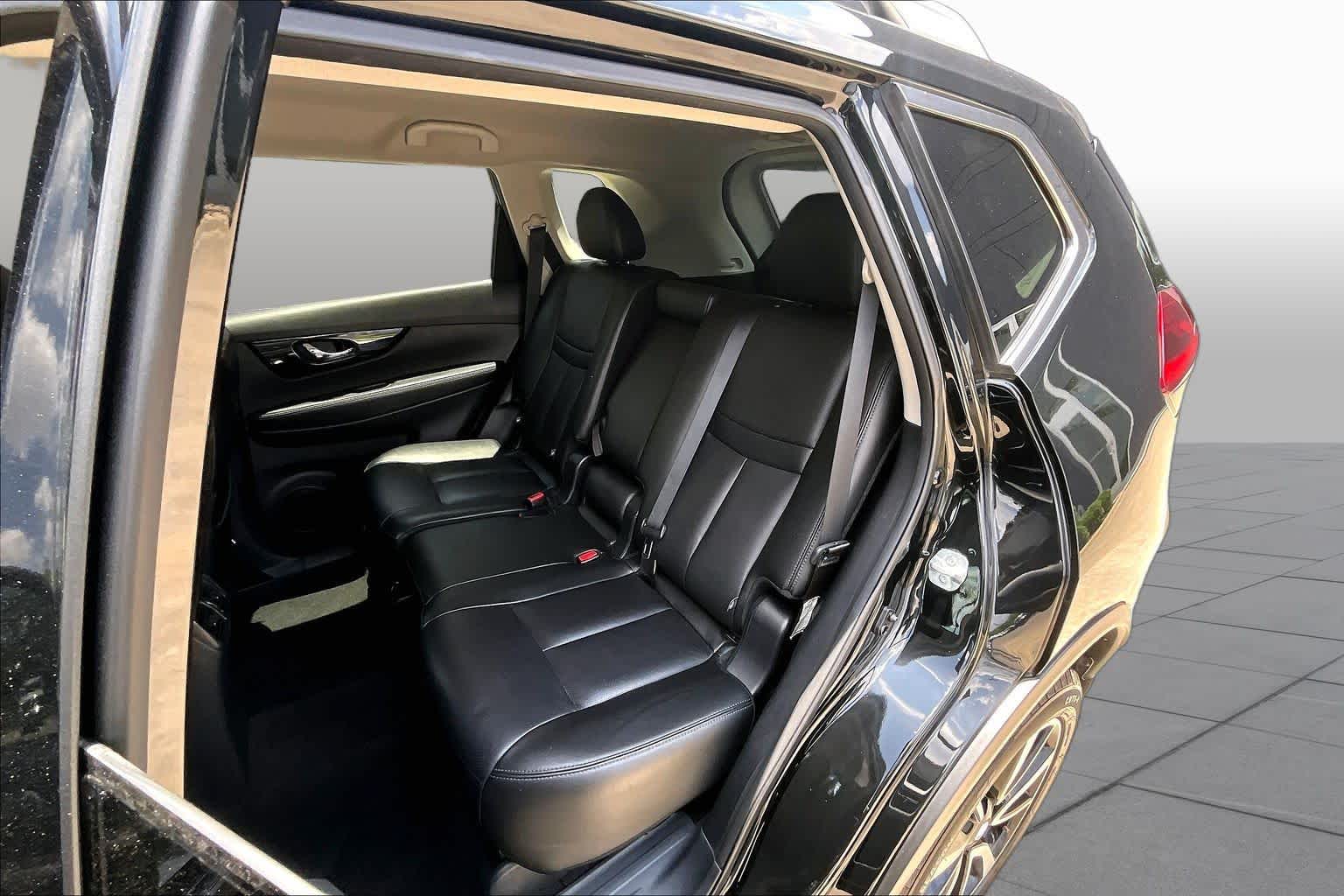 2019 Nissan Rogue SL Magnetic Black Pearl at Price LeBlanc Nissan