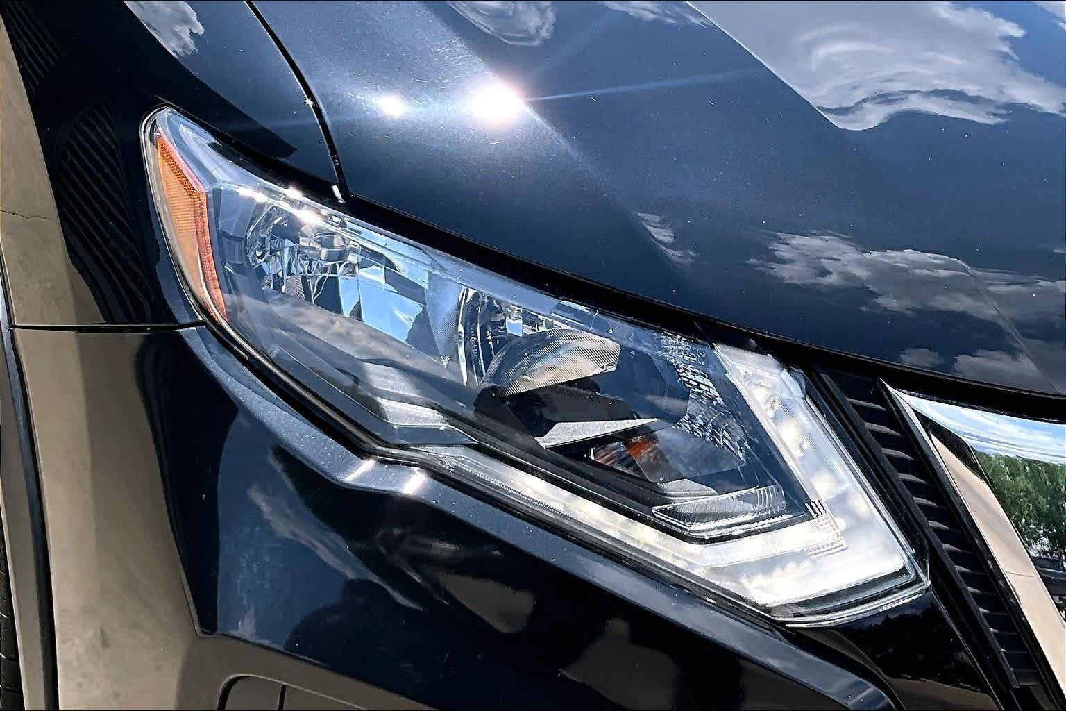 2019 Nissan Rogue SL Magnetic Black Pearl at Price LeBlanc Nissan