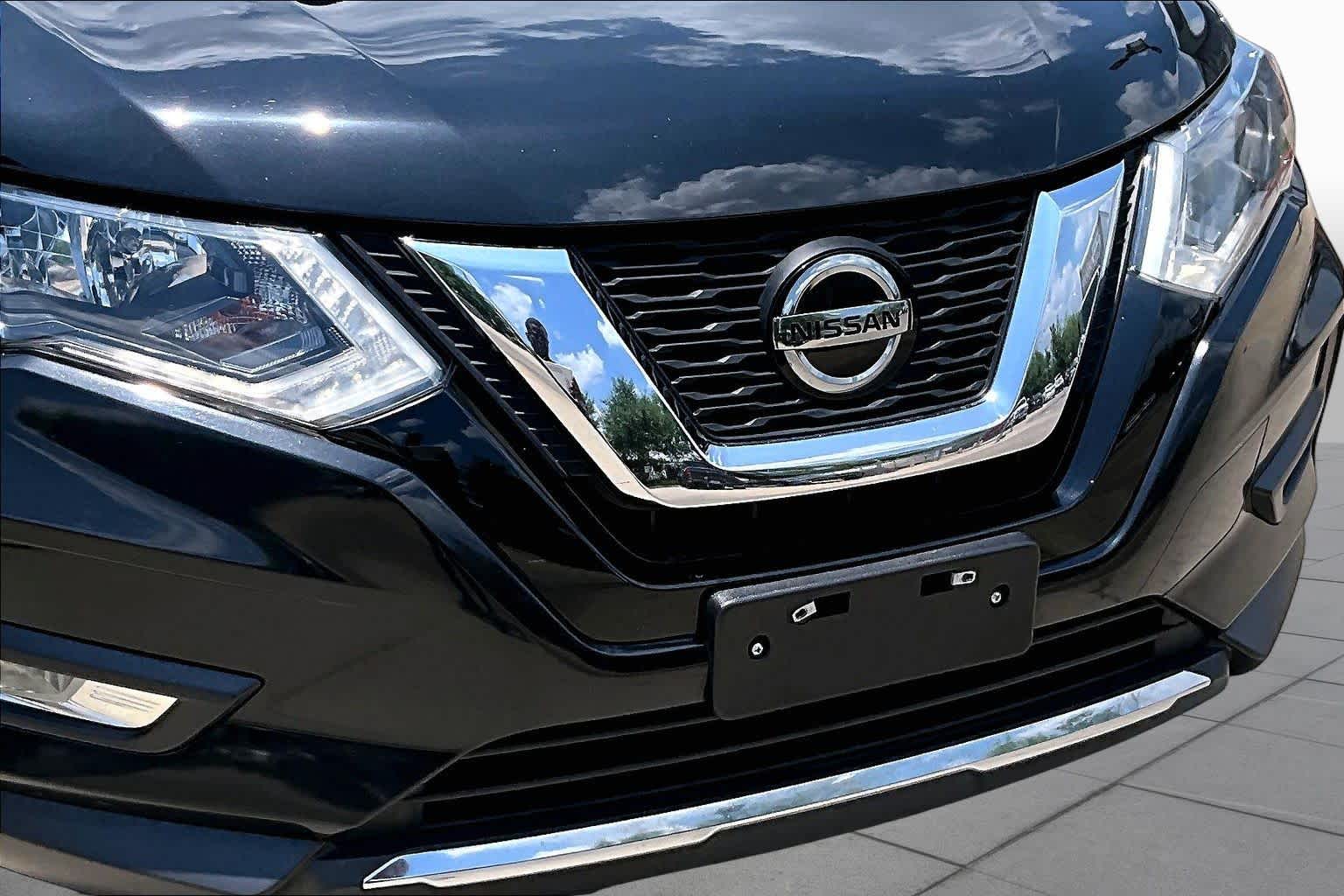 2019 Nissan Rogue SL Magnetic Black Pearl at Price LeBlanc Nissan