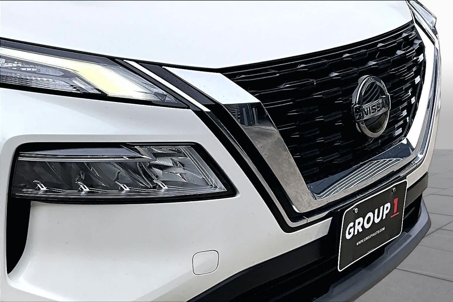 2021 Nissan Rogue SL Pearl White Tricoat at AutoNation Chrysler Jeep Dodge Ram Spring