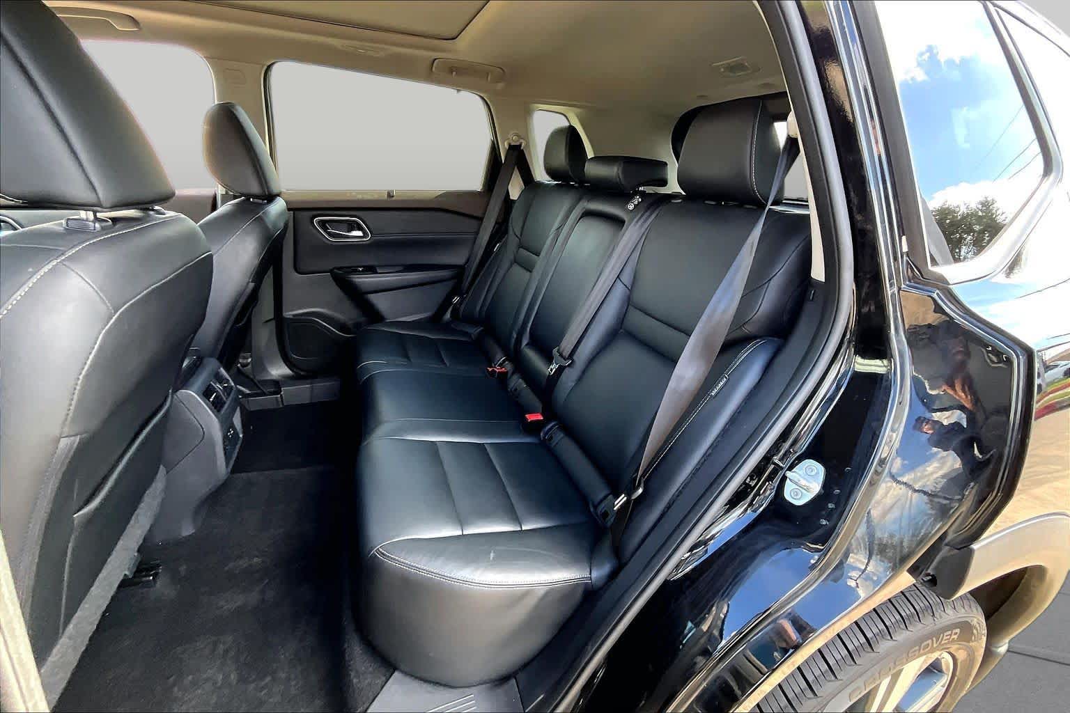 2021 Nissan Rogue photo 19 of 34