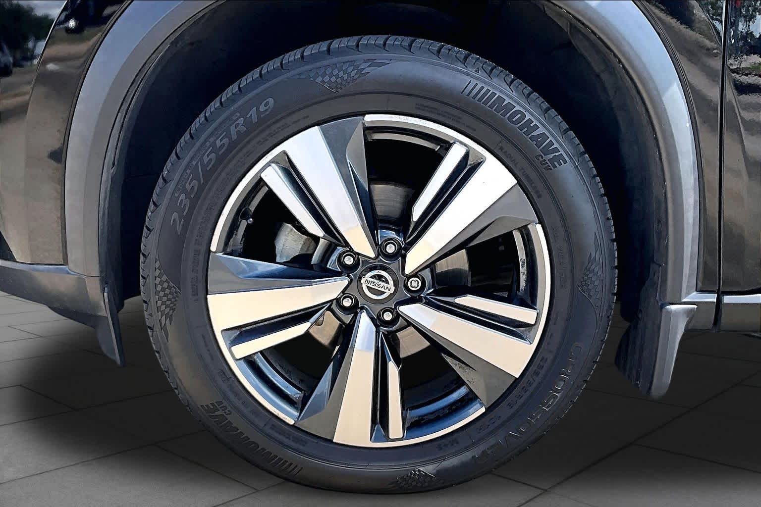 2021 Nissan Rogue photo 10 of 34