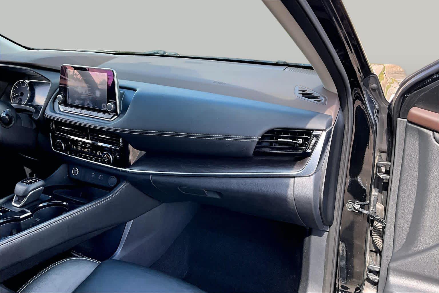 2021 Nissan Rogue photo 18 of 34