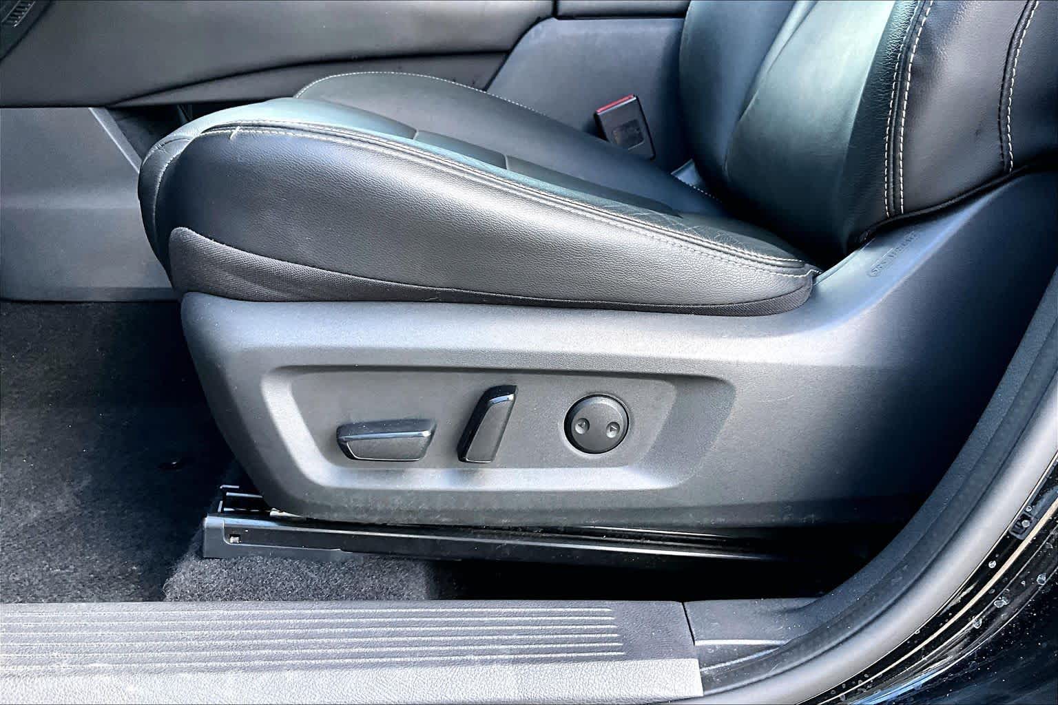 2021 Nissan Rogue photo 33 of 34
