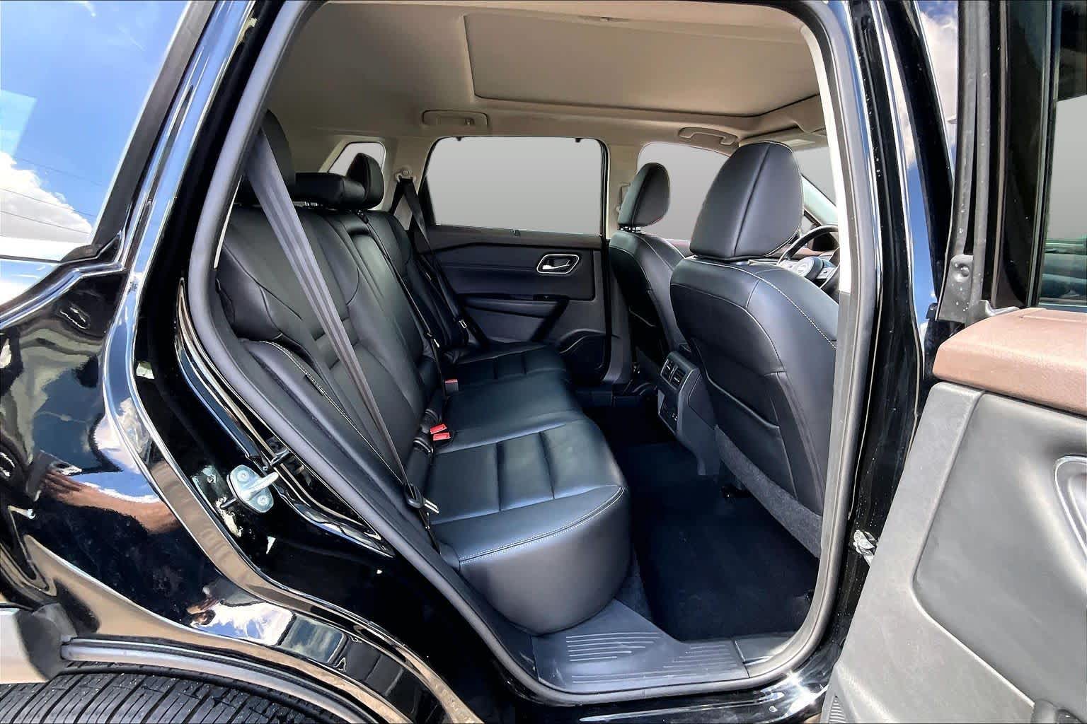 2021 Nissan Rogue photo 20 of 34