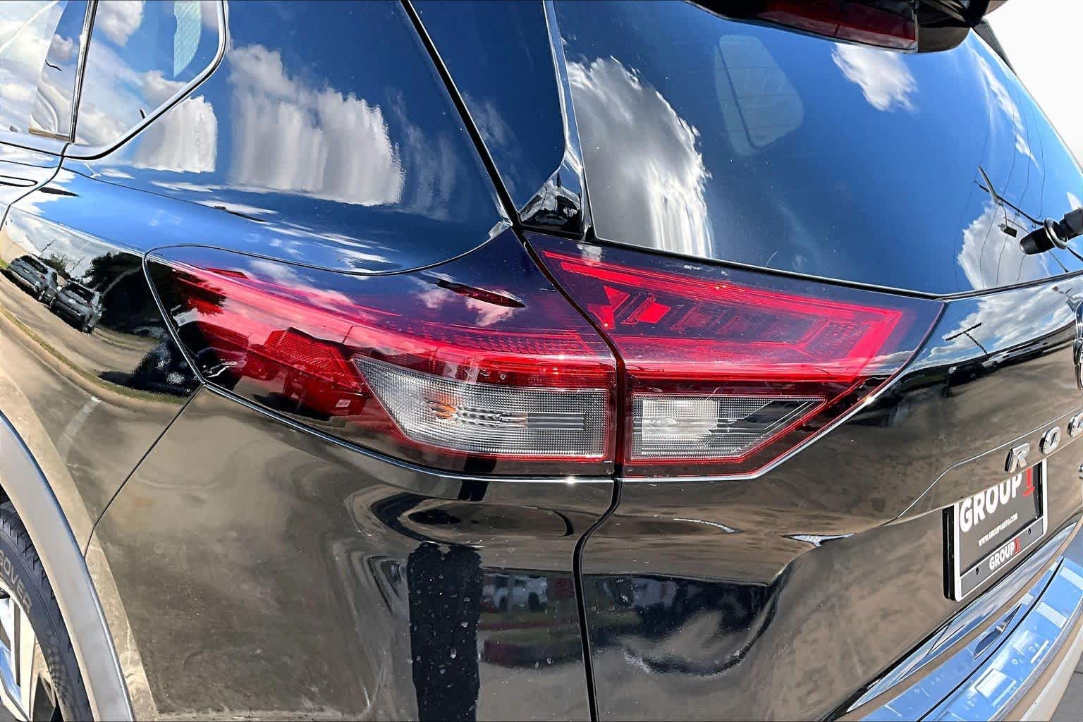 2021 Nissan Rogue photo 28 of 34