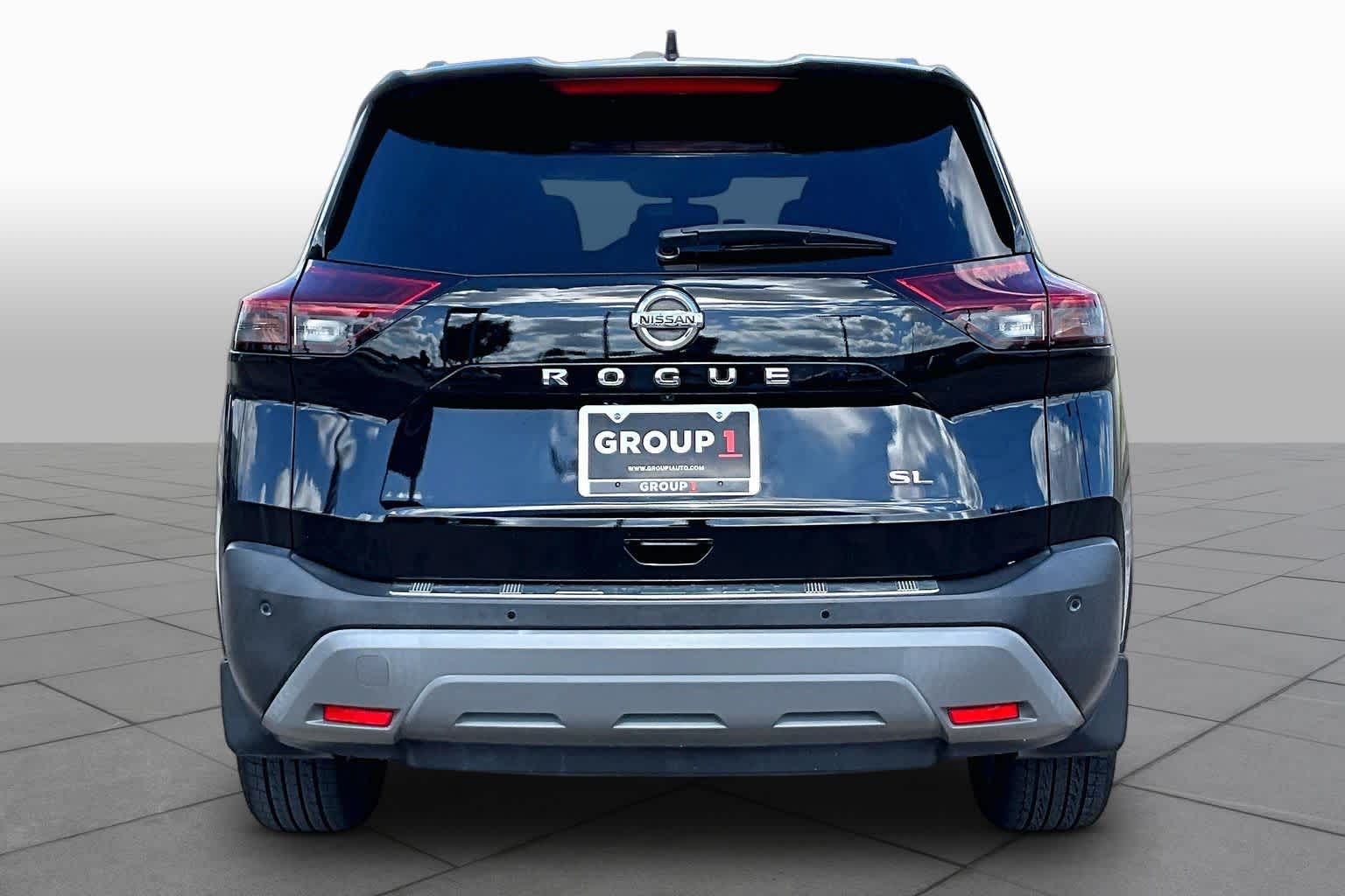 2021 Nissan Rogue photo 4 of 34