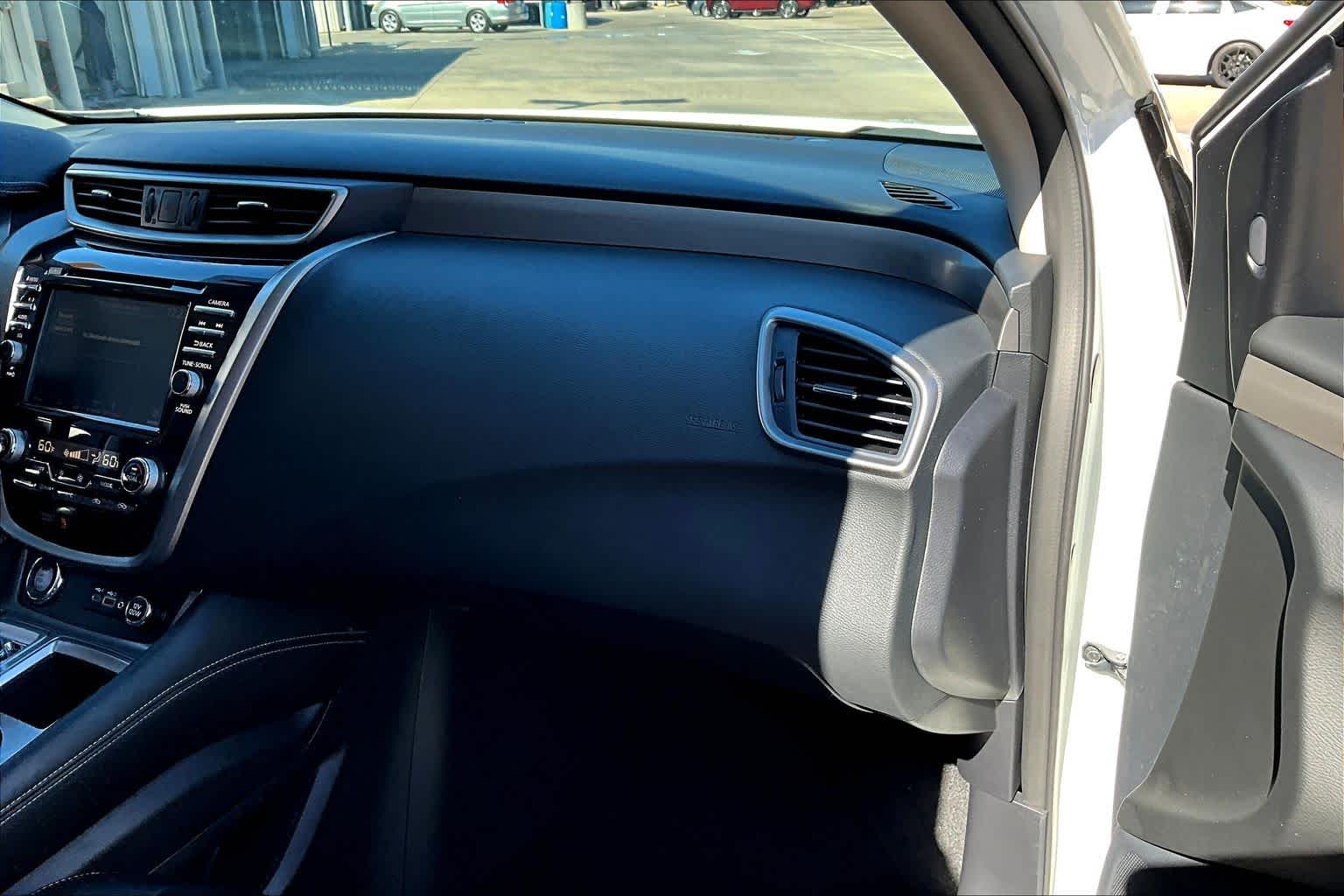 2024 Nissan Murano SV Pearl White Tricoat at Davis Chevrolet