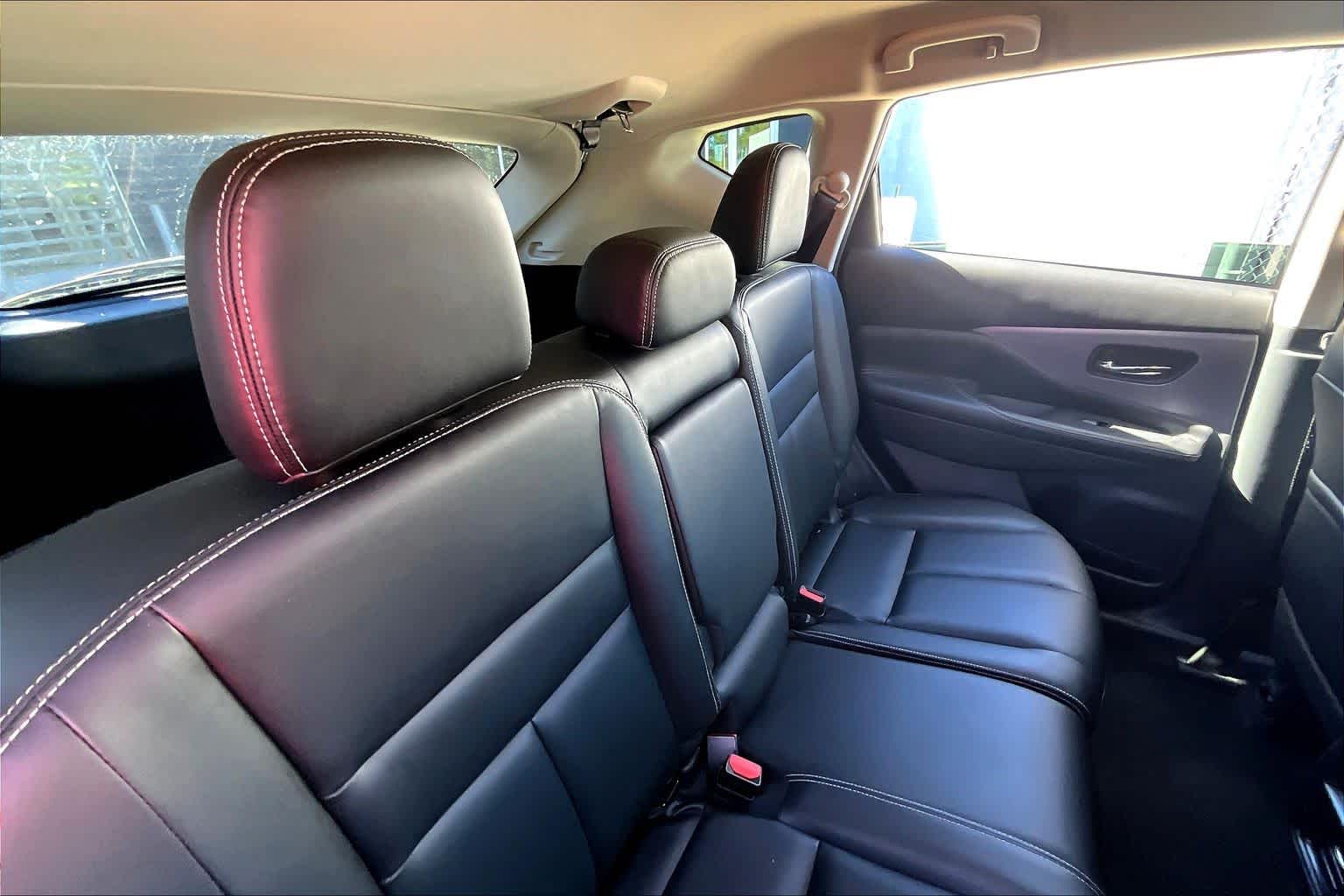 2024 Nissan Murano SV Pearl White Tricoat at Davis Chevrolet