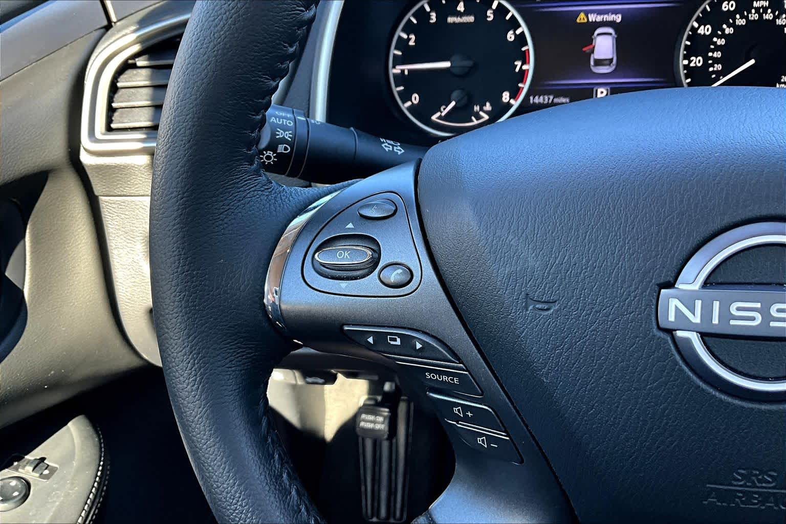 2024 Nissan Murano SV Pearl White Tricoat at Davis Chevrolet