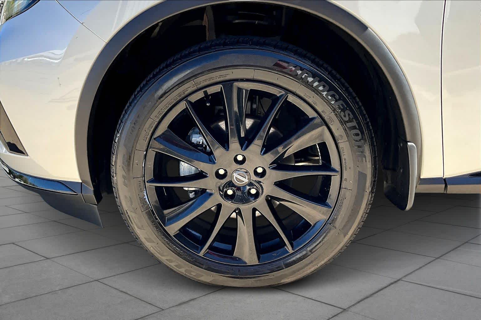 2024 Nissan Murano SV Pearl White Tricoat at Davis Chevrolet