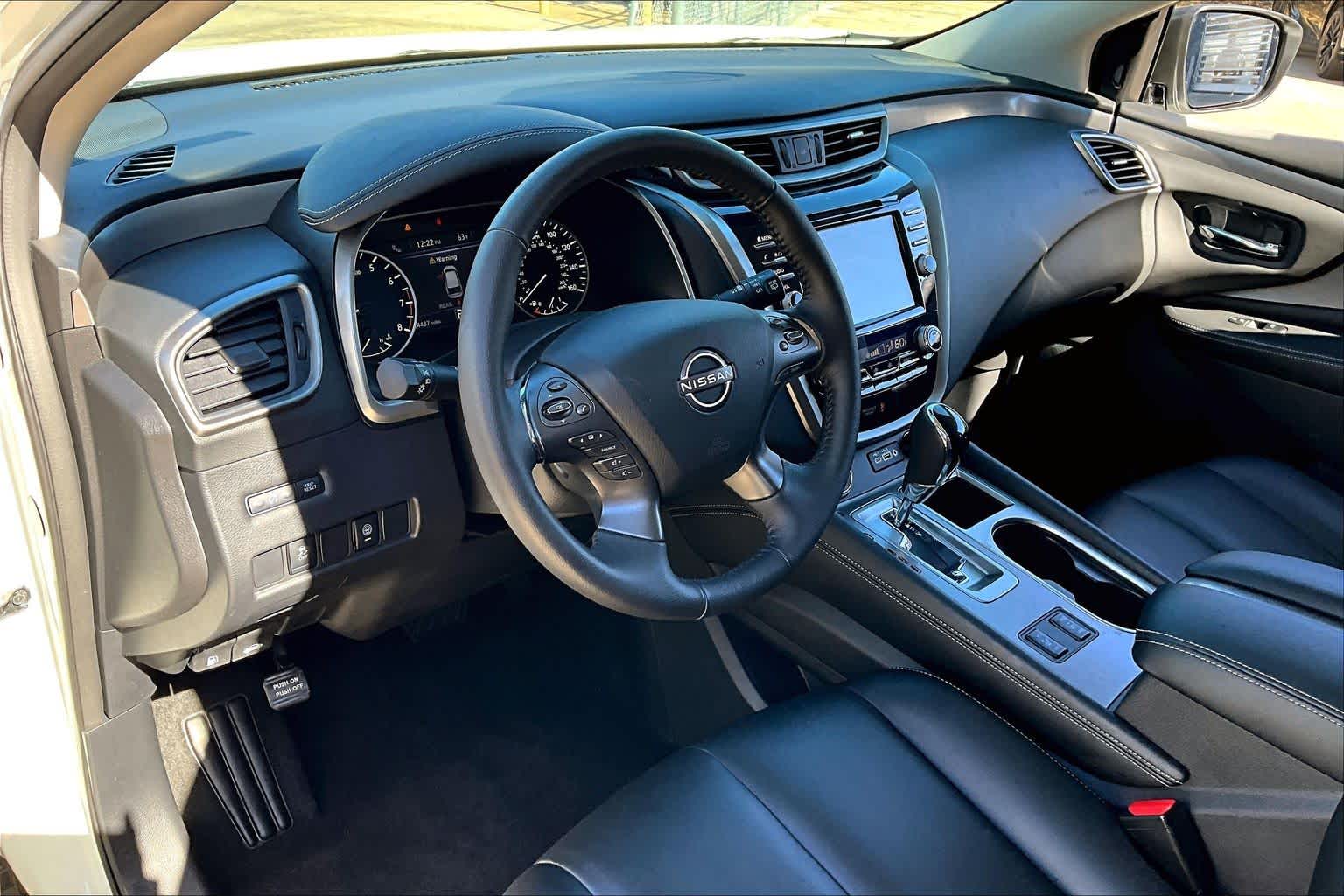 2024 Nissan Murano SV Pearl White Tricoat at Davis Chevrolet