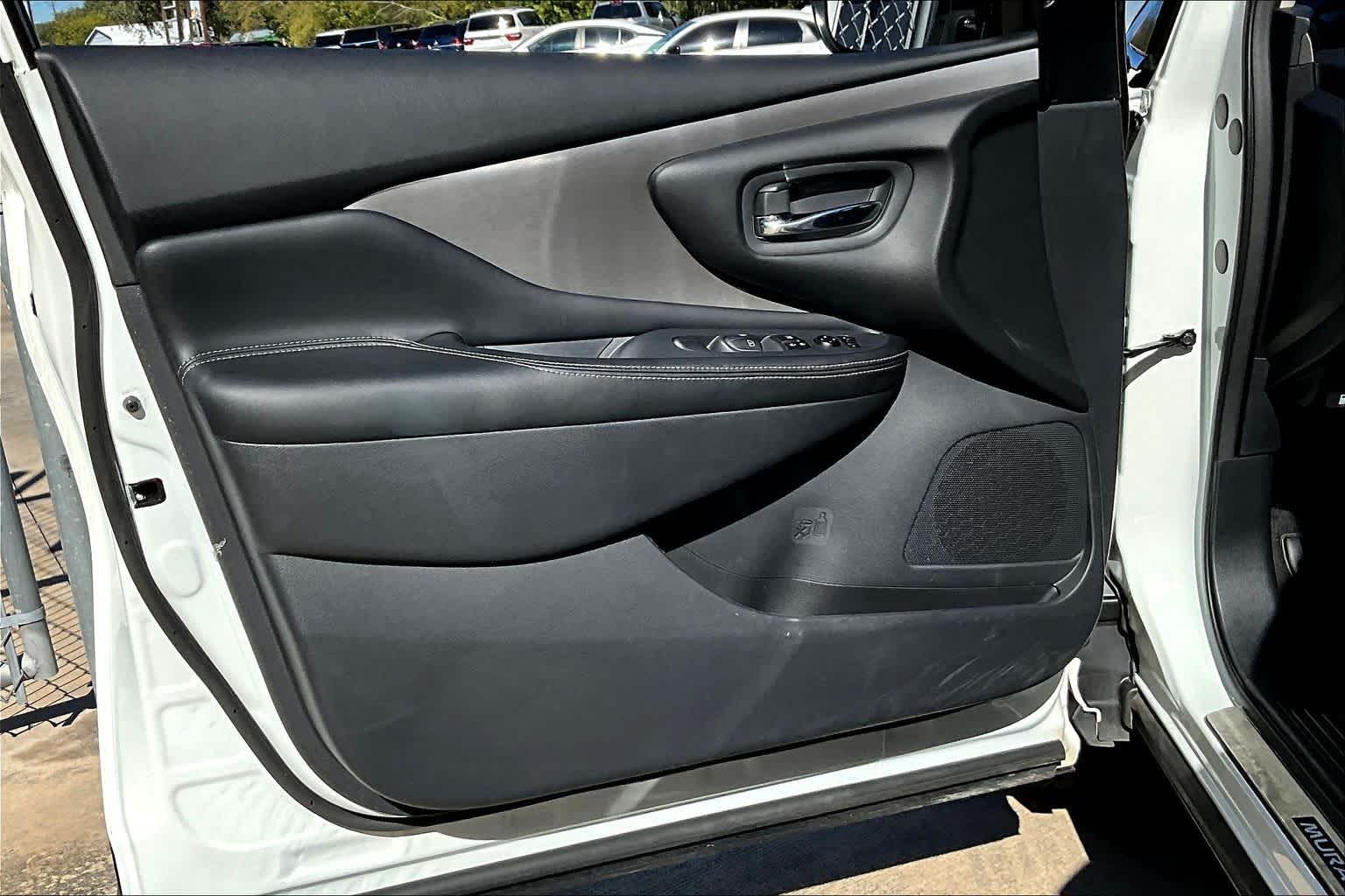 2024 Nissan Murano SV Pearl White Tricoat at Davis Chevrolet