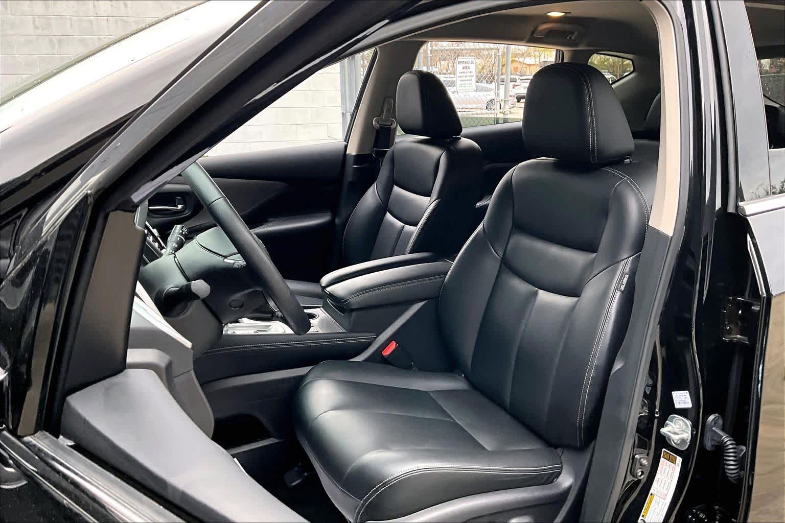 2024 Nissan Murano SV Super Black at Sterling McCall Nissan