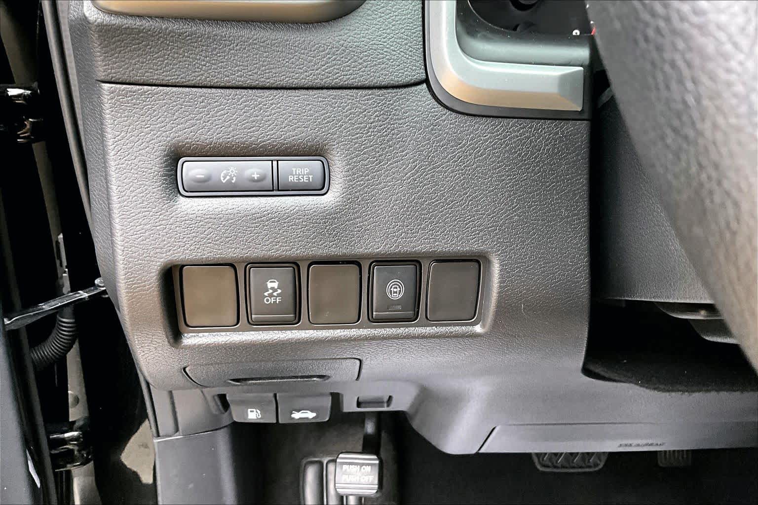 2024 Nissan Murano SV Super Black at Sterling McCall Nissan