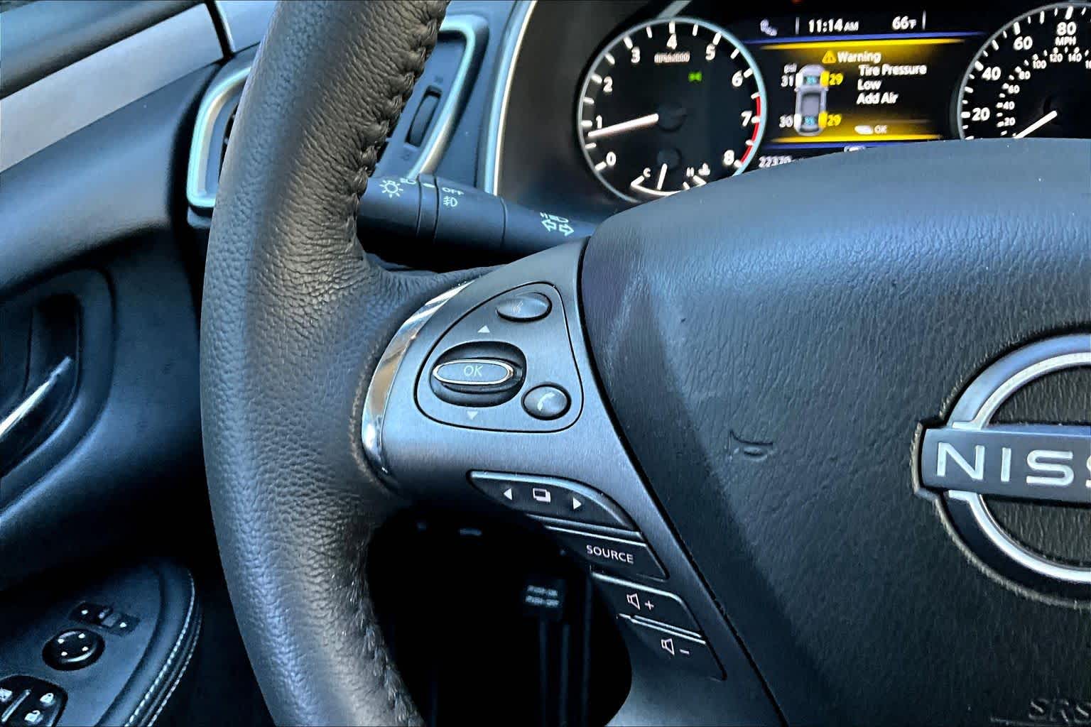 2024 Nissan Murano SV Pearl White Tricoat at Davis Chevrolet