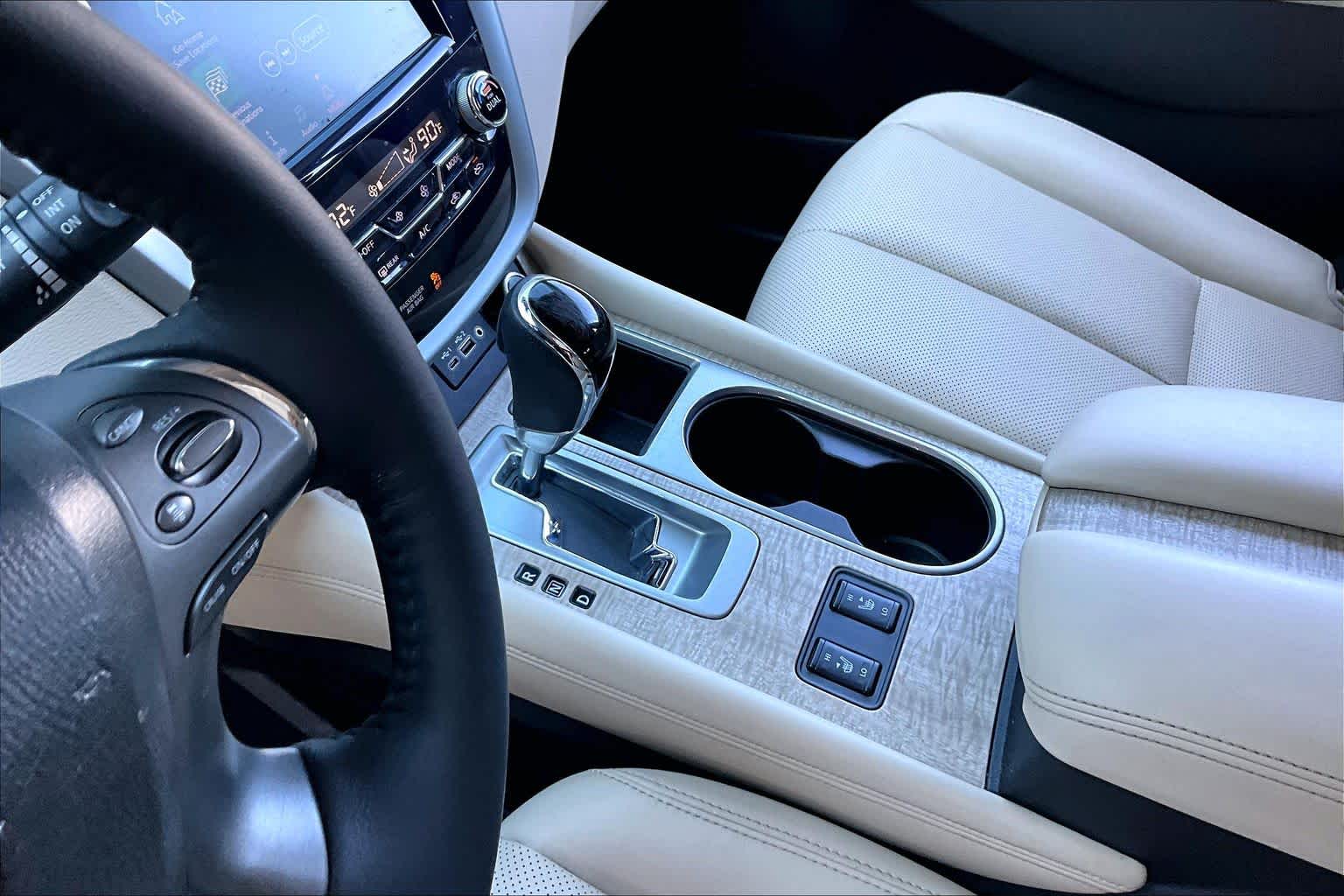 2020 Nissan Murano SL Pearl White Tricoat at Sterling McCall Nissan