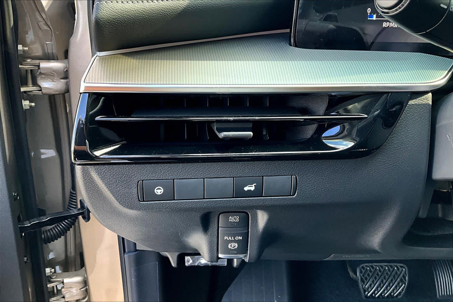 2026 Nissan Murano SL CHAMPAGNE KCFG at Sterling McCall Nissan