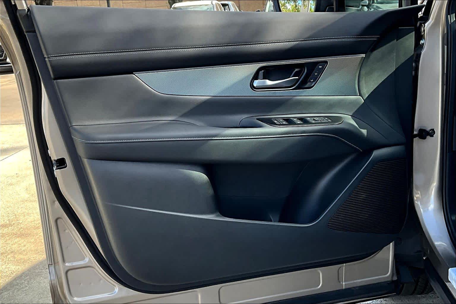 2026 Nissan Murano SL CHAMPAGNE KCFG at Sterling McCall Nissan