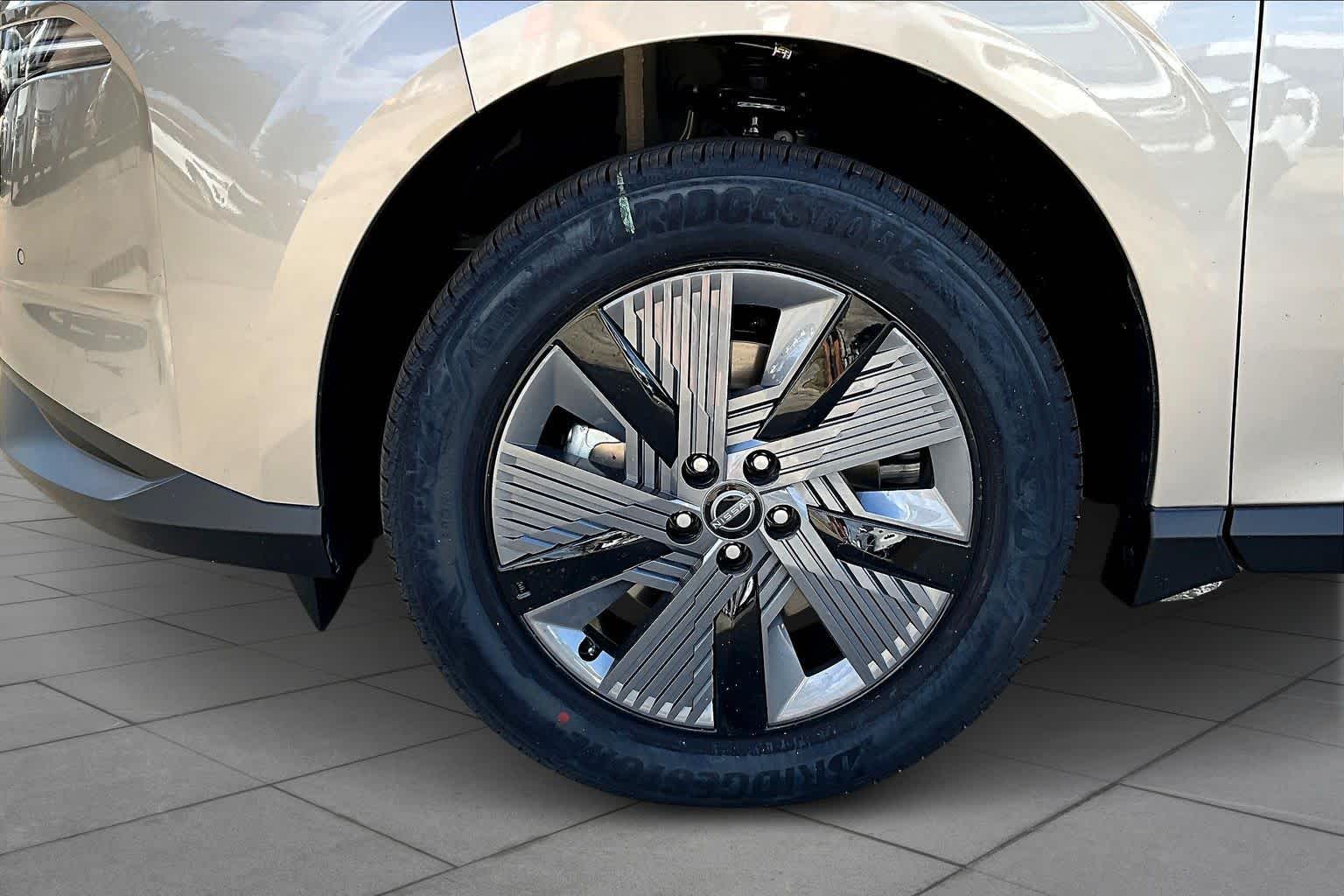 2026 Nissan Murano SL CHAMPAGNE KCFG at Sterling McCall Nissan