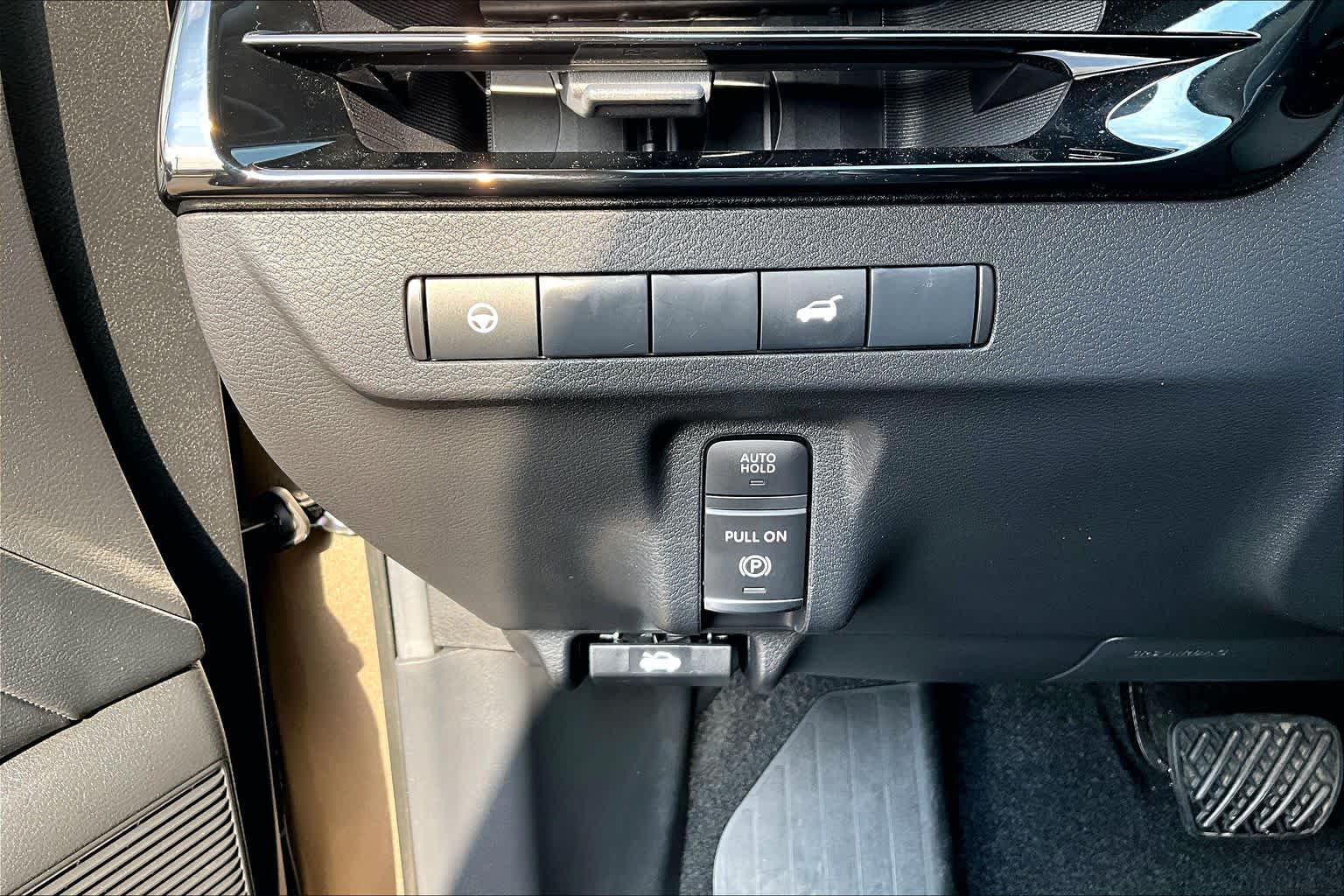 2026 Nissan Murano photo 36 of 37