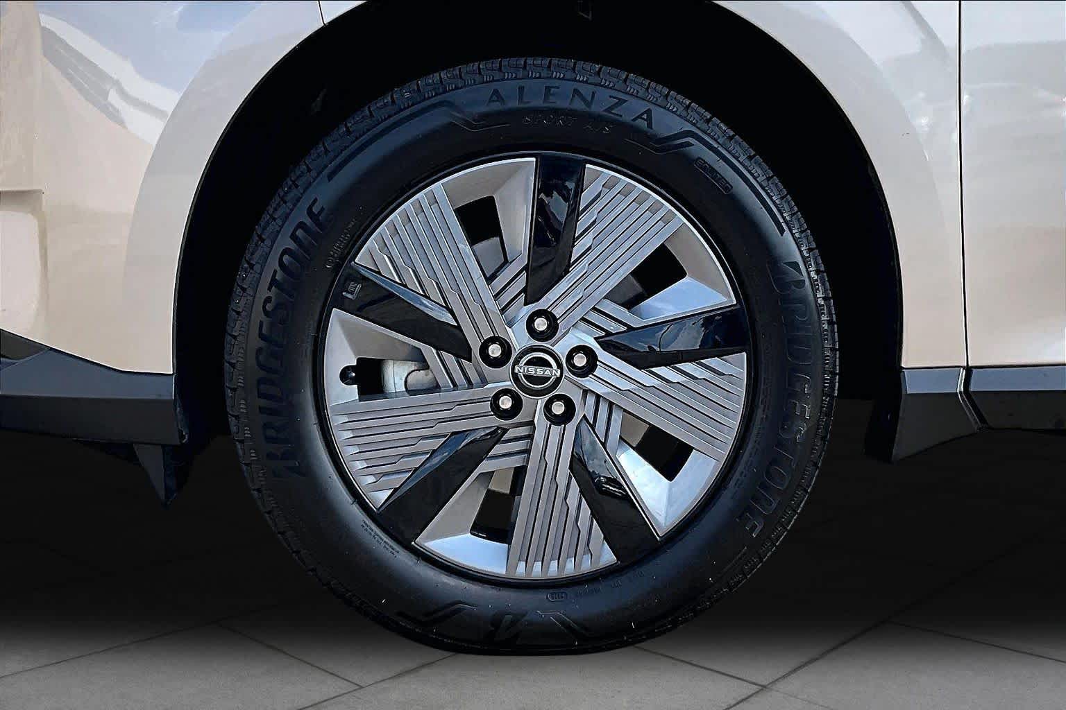 2026 Nissan Murano photo 11 of 37