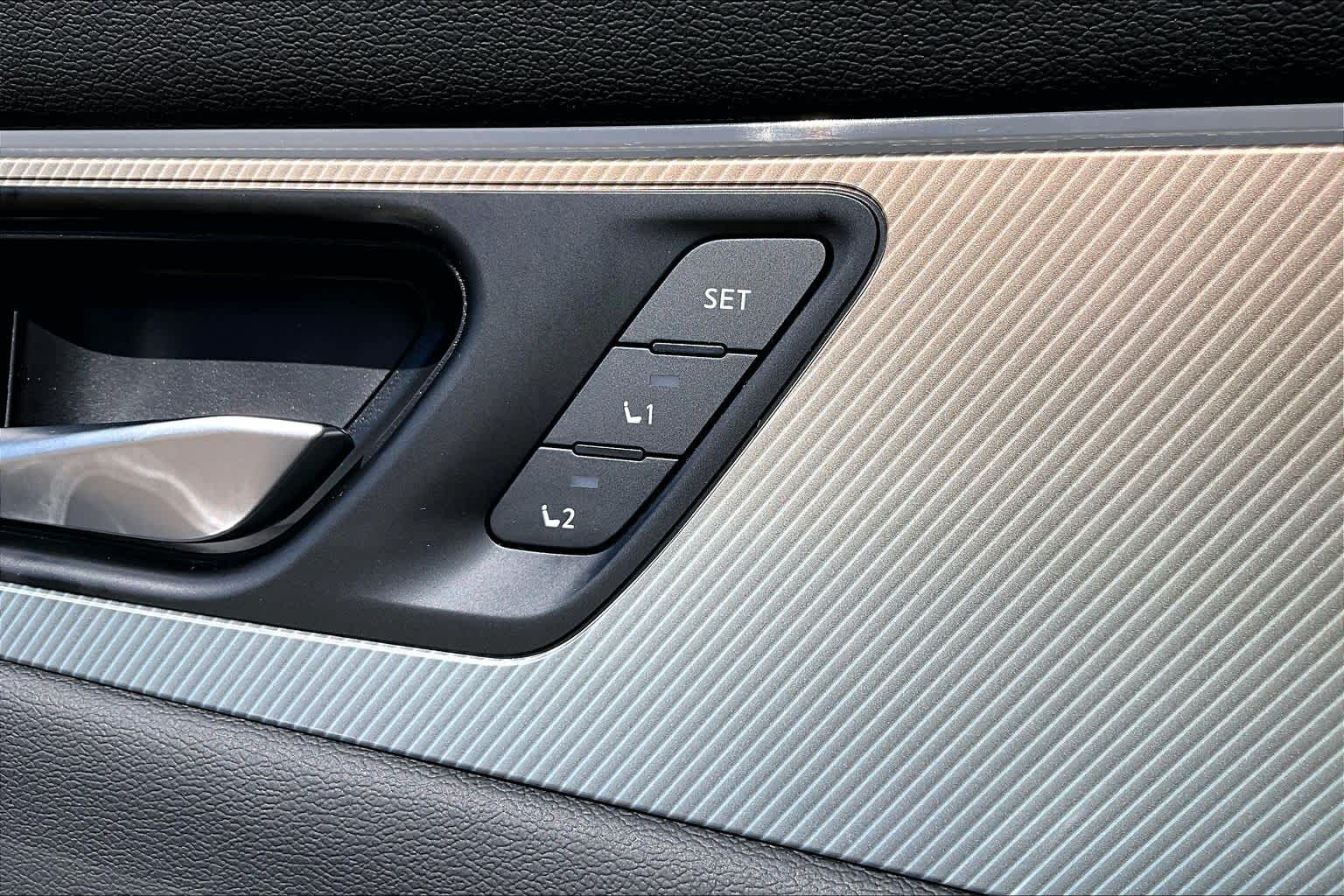 2026 Nissan Murano SL Everest White Pearl Tricoat at Sterling McCall Nissan