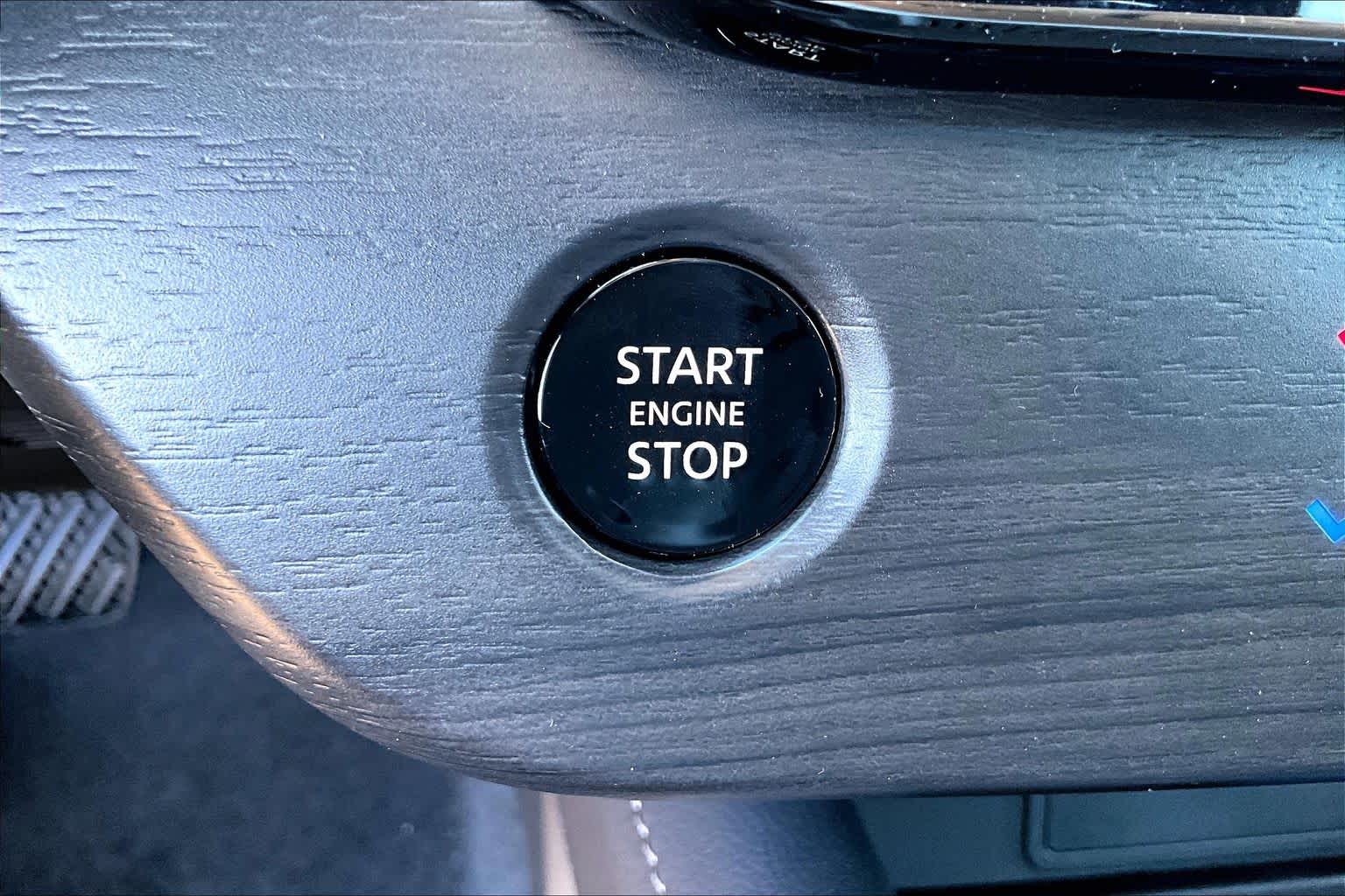 2026 Nissan Murano SL Everest White Pearl Tricoat at Sterling McCall Nissan