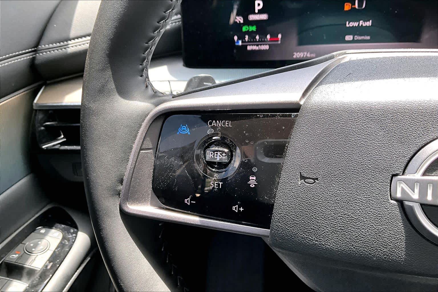 2025 Nissan Murano SL Super Black at Texan GMC Buick