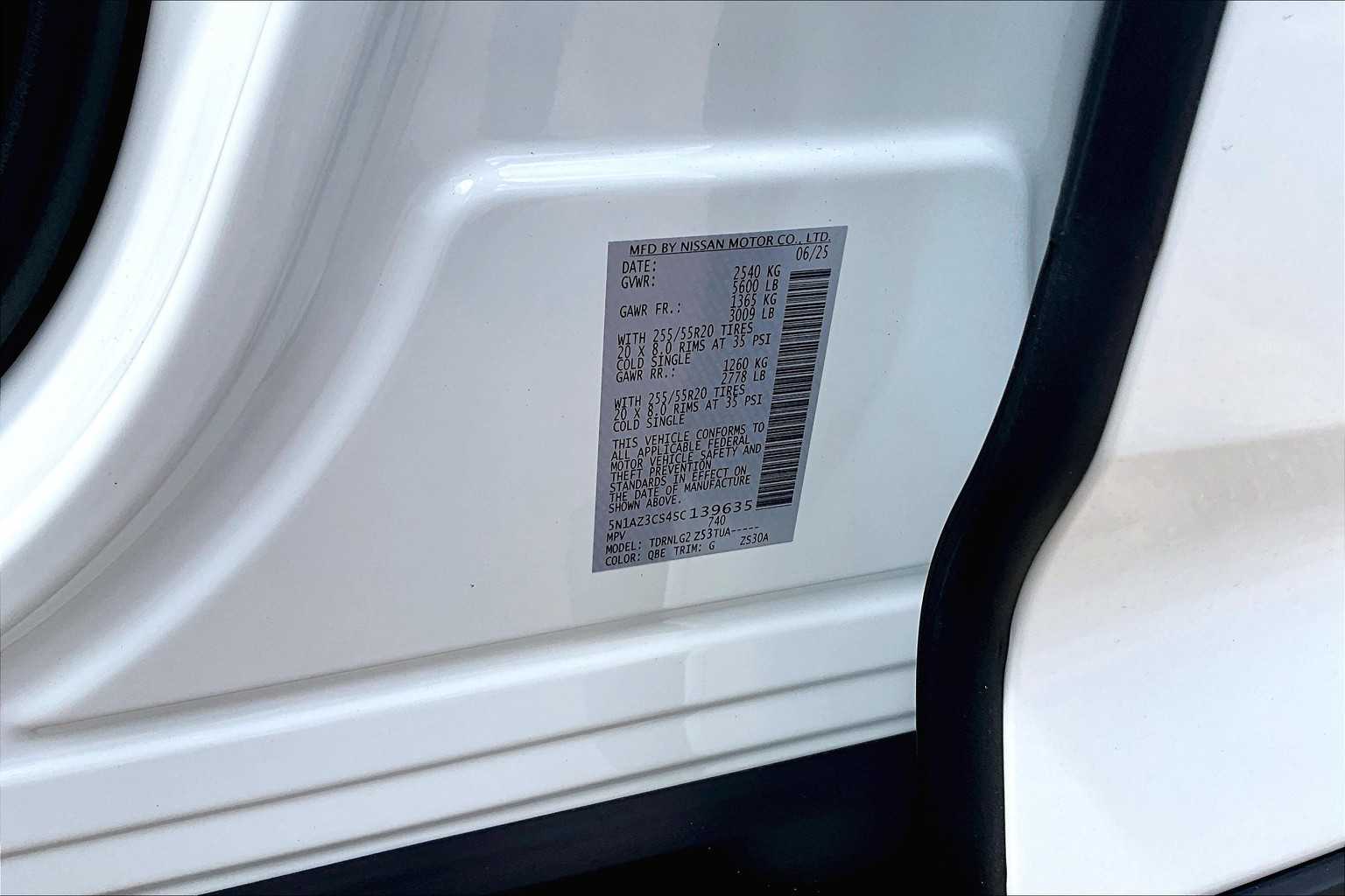 2025 Nissan Murano SL Everest White Pearl Tricoat/Super Black at Sterling McCall Nissan