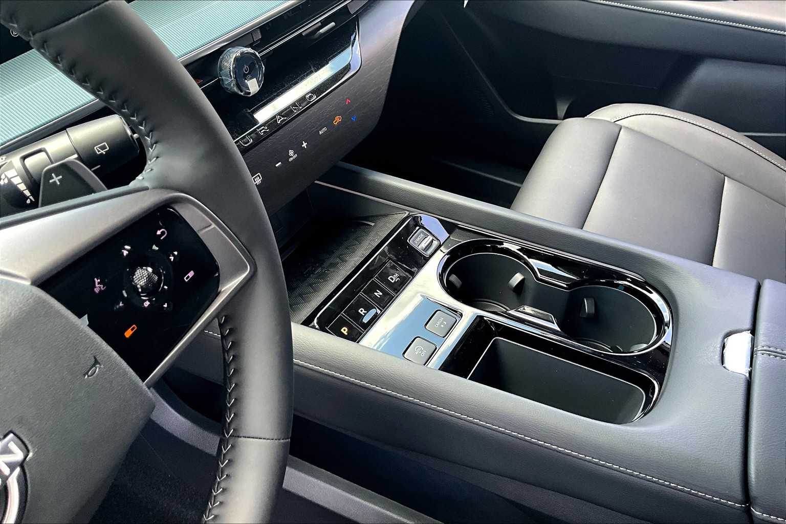 2025 Nissan Murano SL Everest White Pearl Tricoat/Super Black at Sterling McCall Nissan