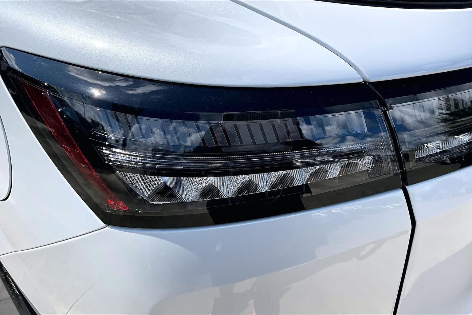 2027 Nissan Murano Dark Armor Everest White Pearl Tricoat at Sterling McCall Nissan