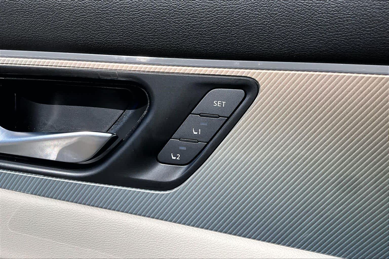 2026 Nissan Murano SL Everest White Pearl Tricoat at Sterling McCall Nissan