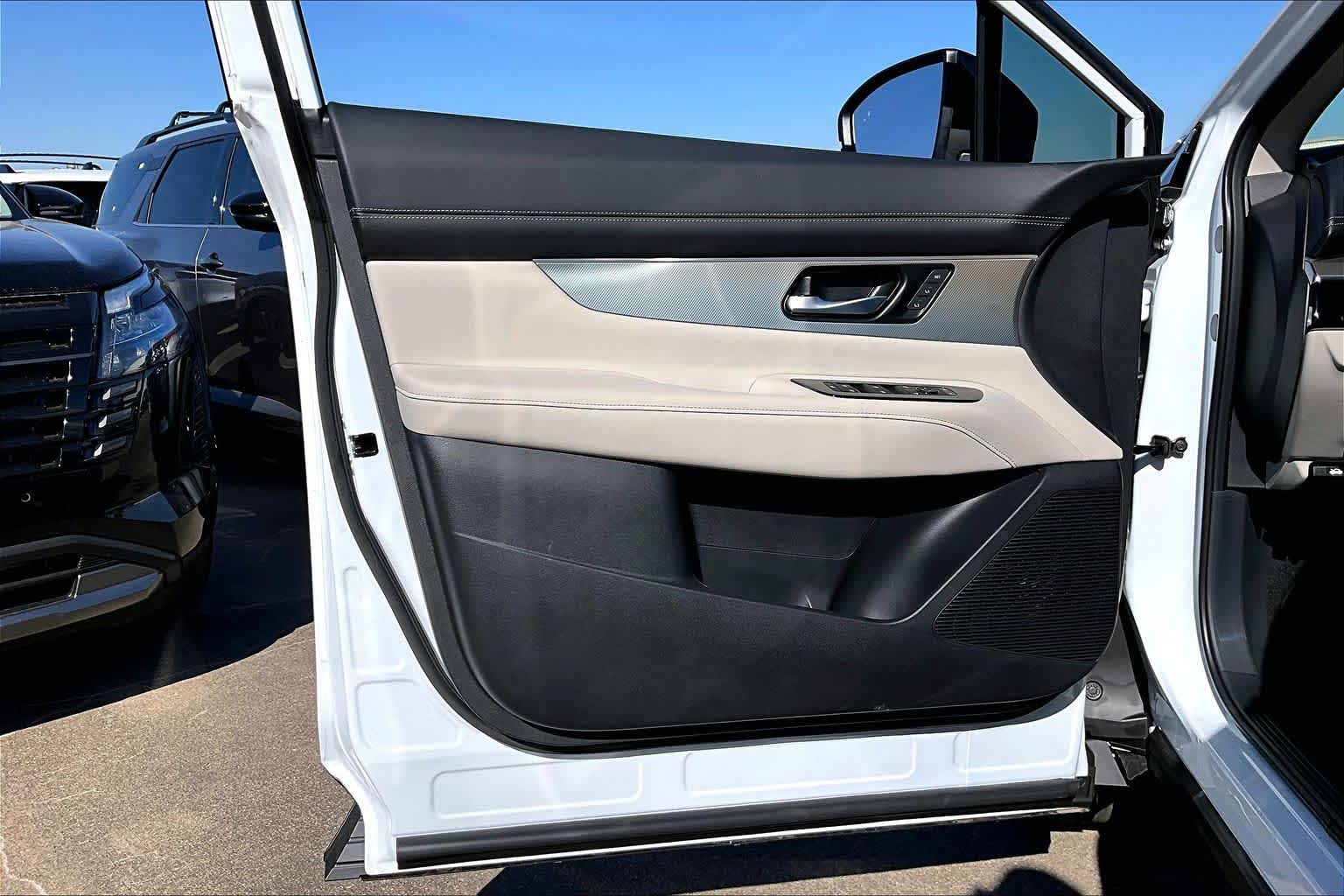 2026 Nissan Murano SL Everest White Pearl Tricoat at Sterling McCall Nissan
