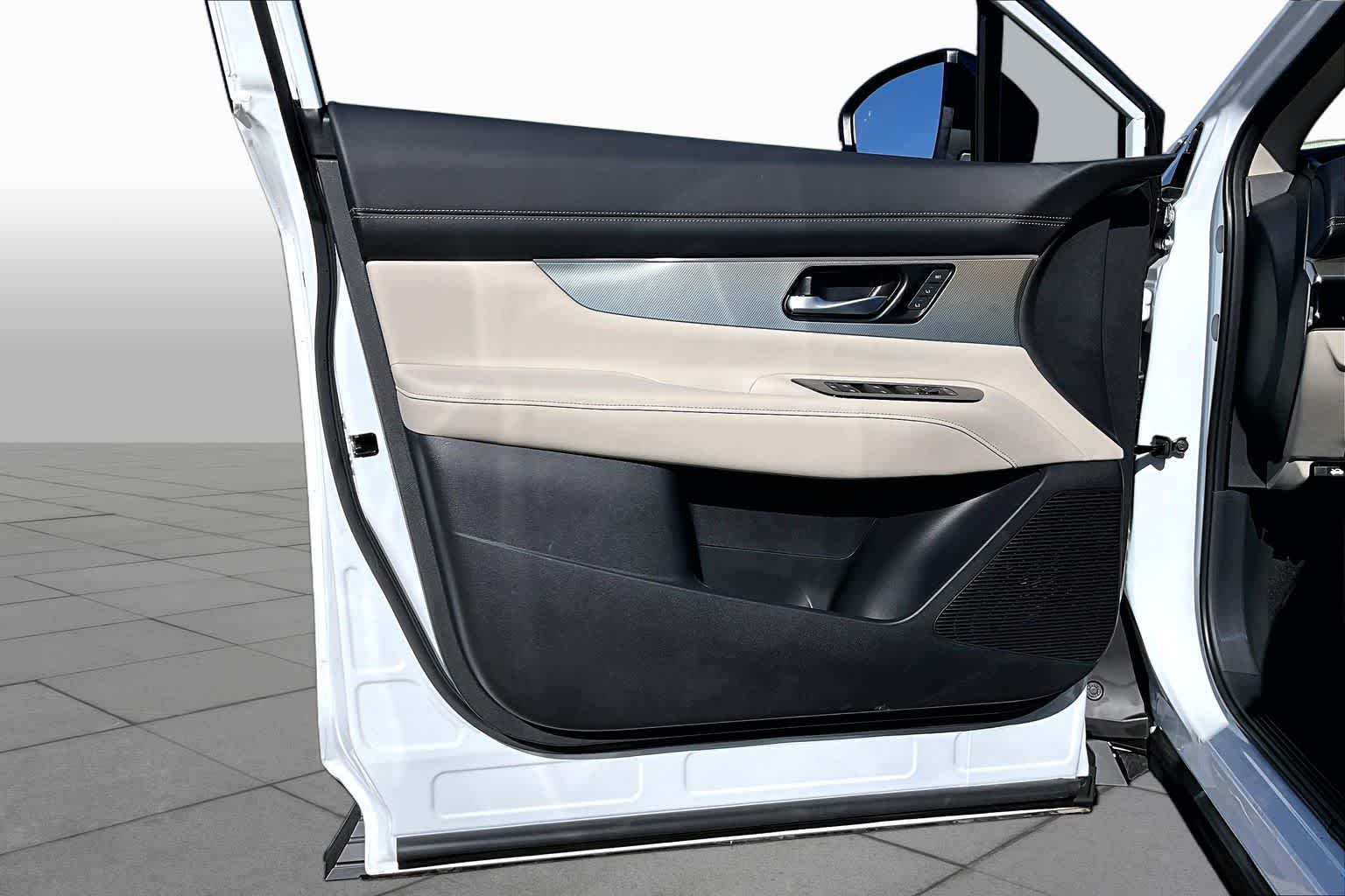2026 Nissan Murano SL Everest White Pearl Tricoat at Sterling McCall Nissan