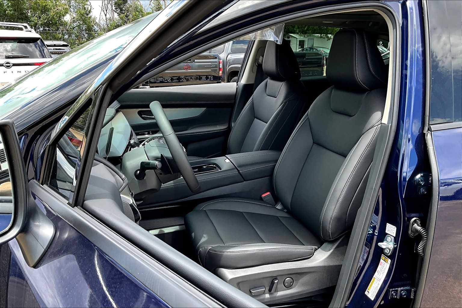 2025 Nissan Murano SL Deep Ocean Blue Pearl/Super Black at Sterling McCall Nissan